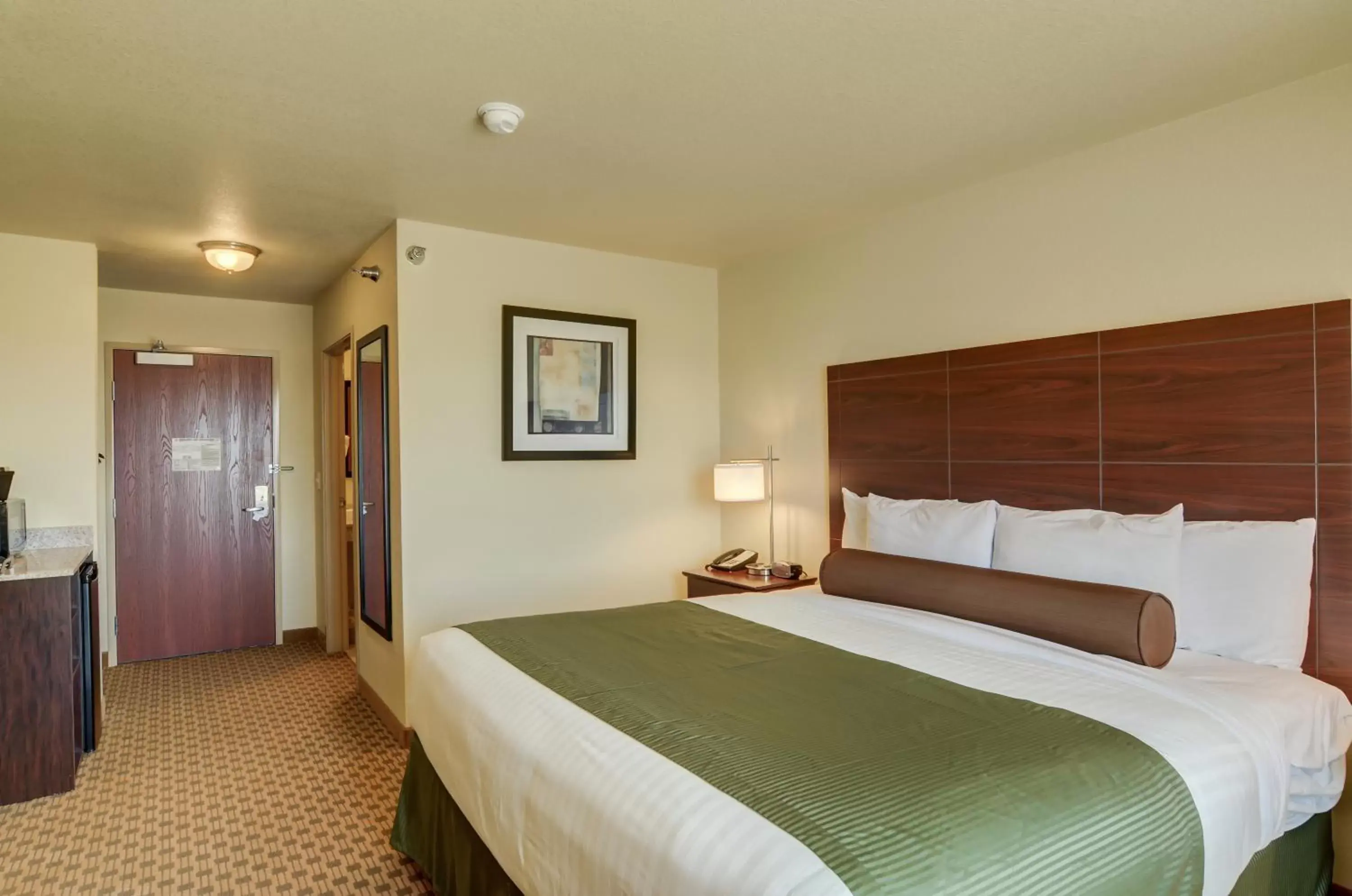 Bed, Room Photo in Cobblestone Inn & Suites - Ord