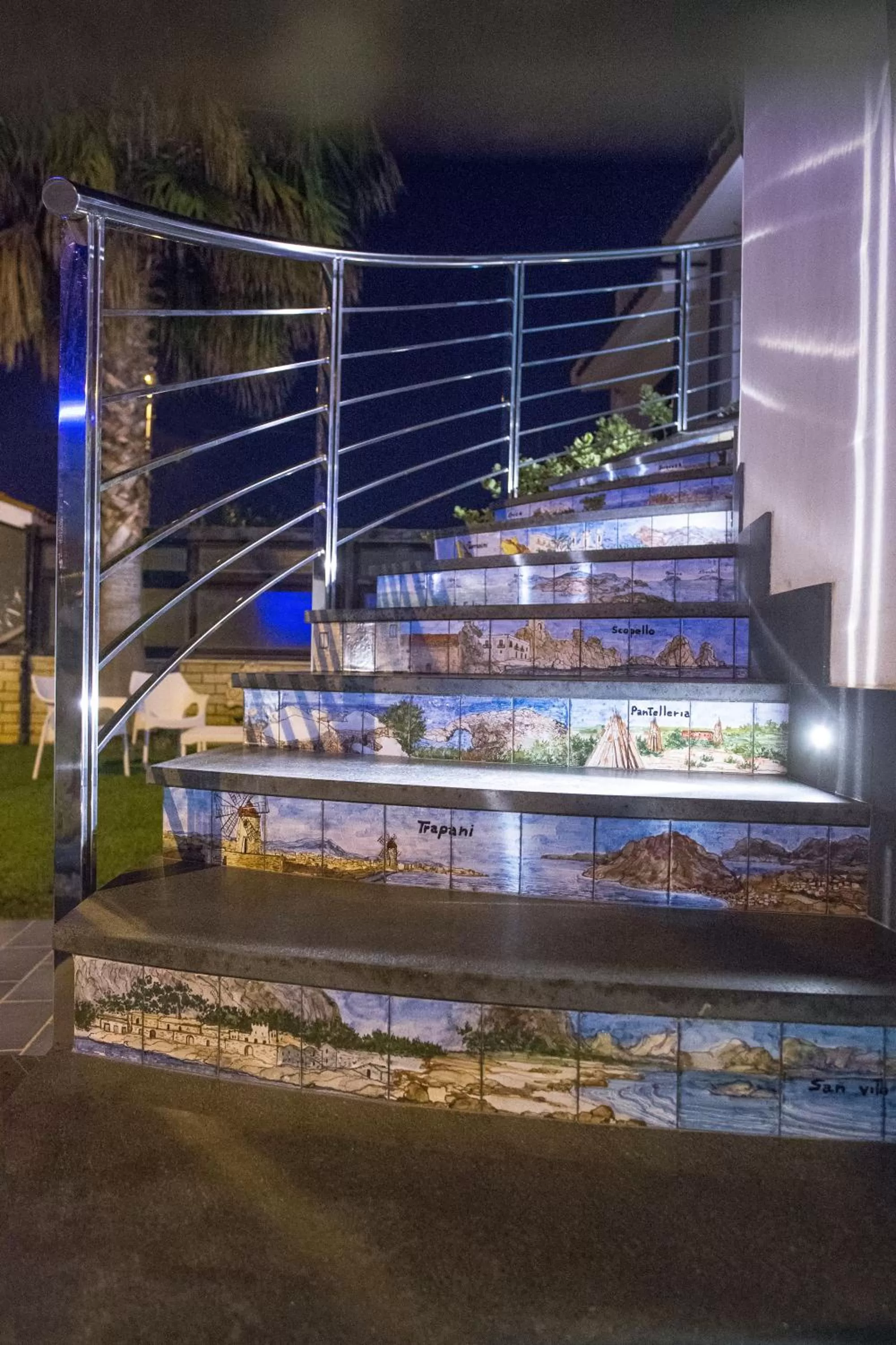 Decorative detail in Tra Le Braccia di Morfeo