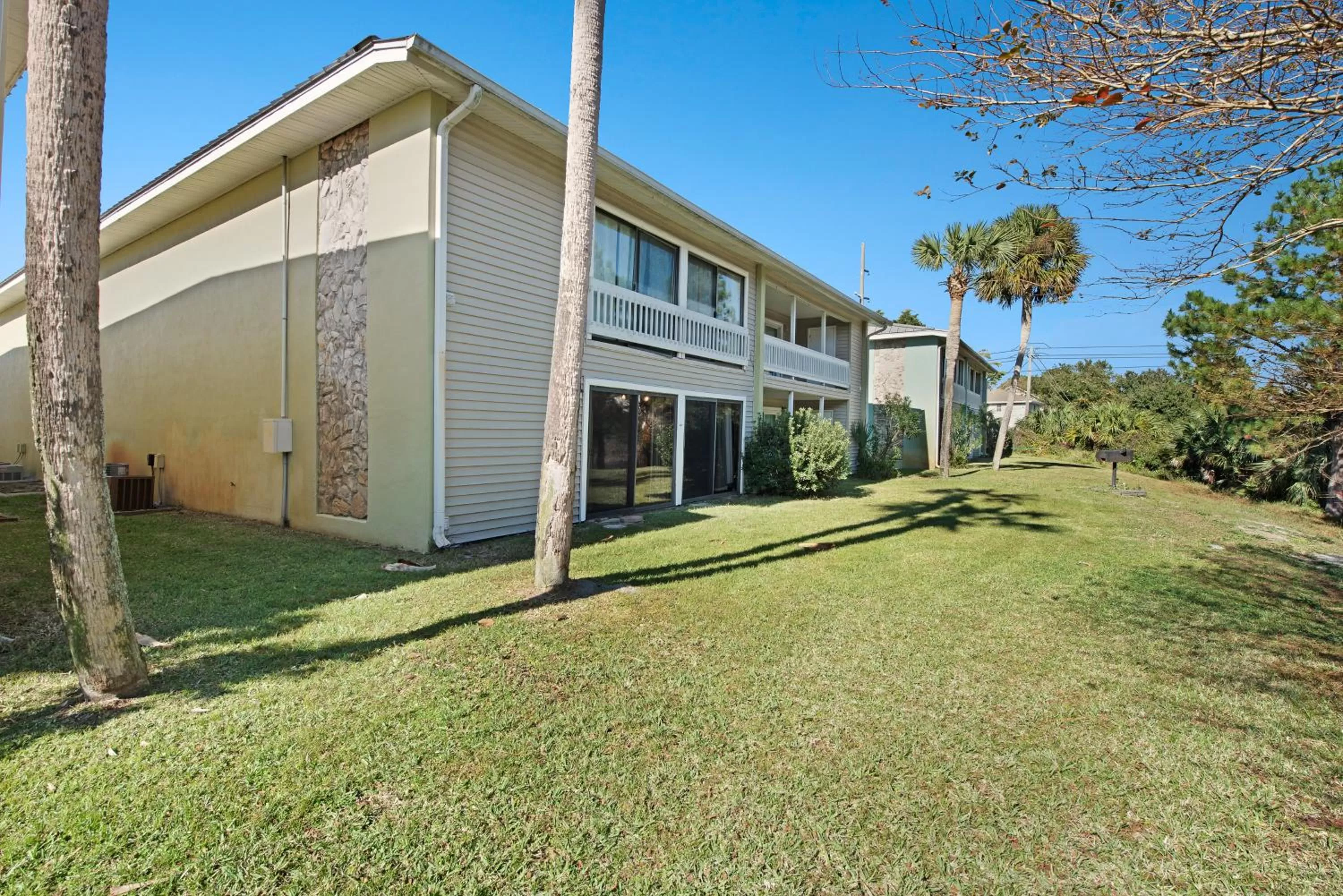 Property Building in Gulf Terrace 181