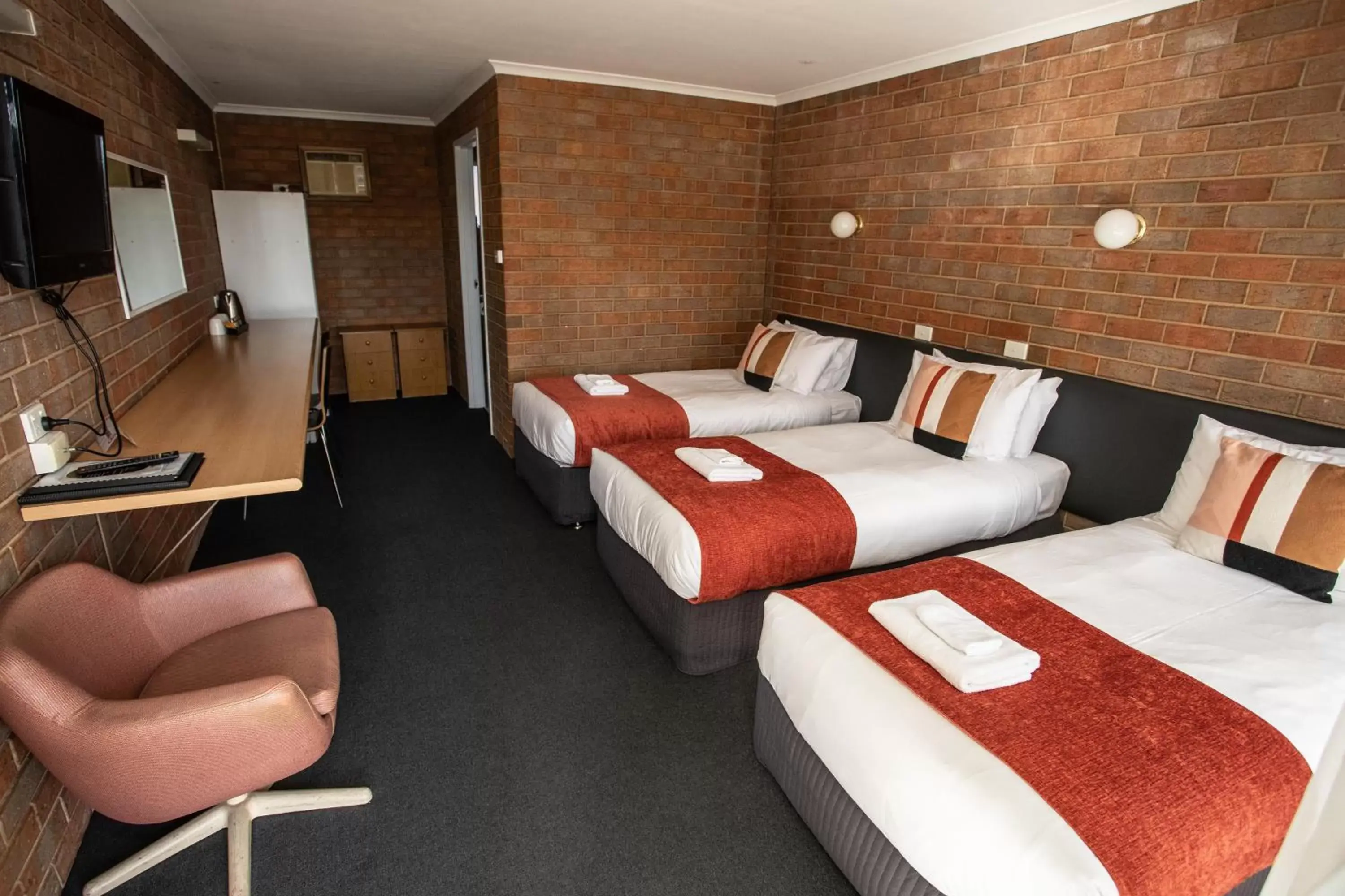Photo of the whole room in Moama Motel