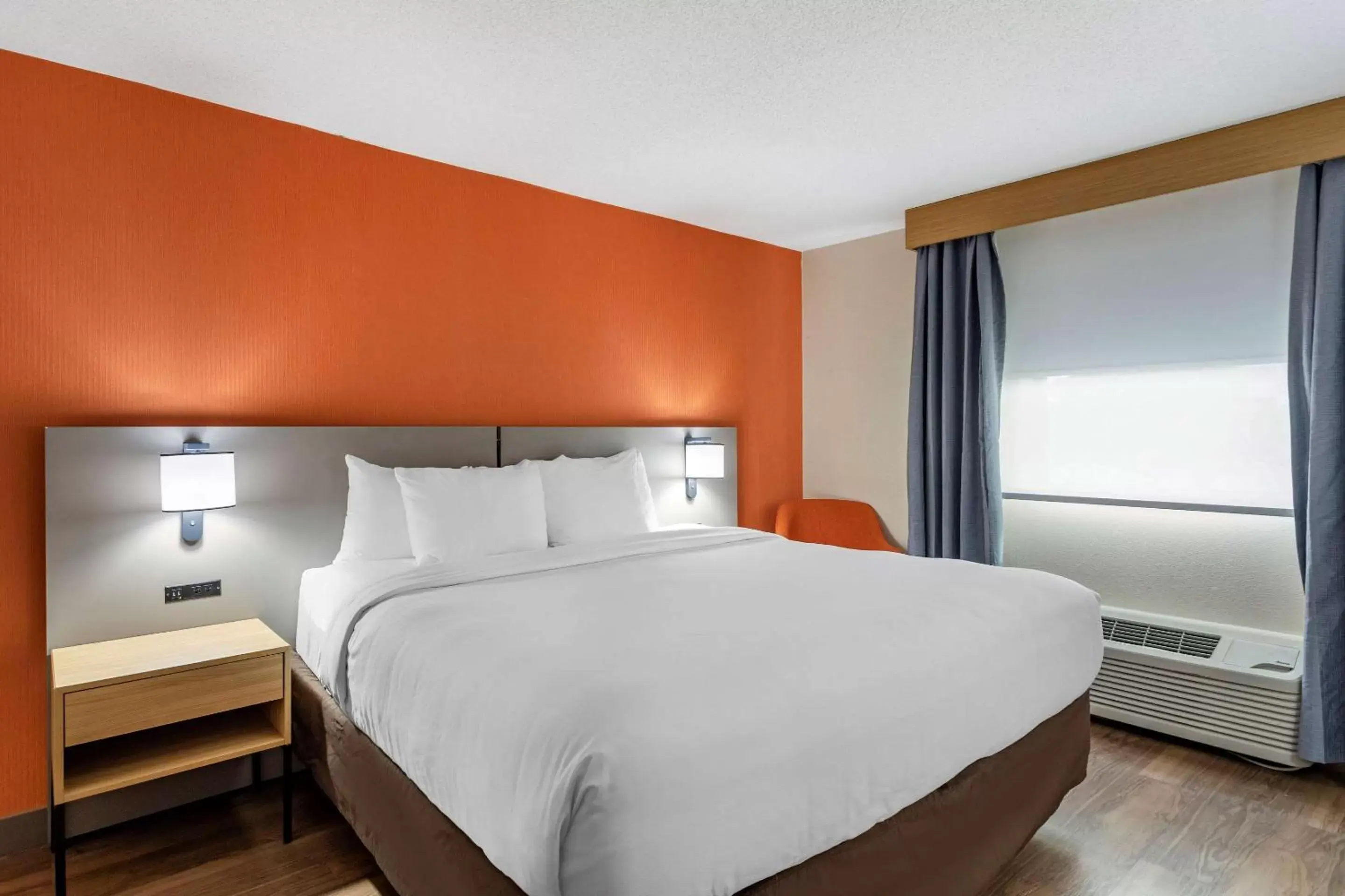 Bedroom, Bed in Comfort Inn & Suites Nashville Downtown - Stadium