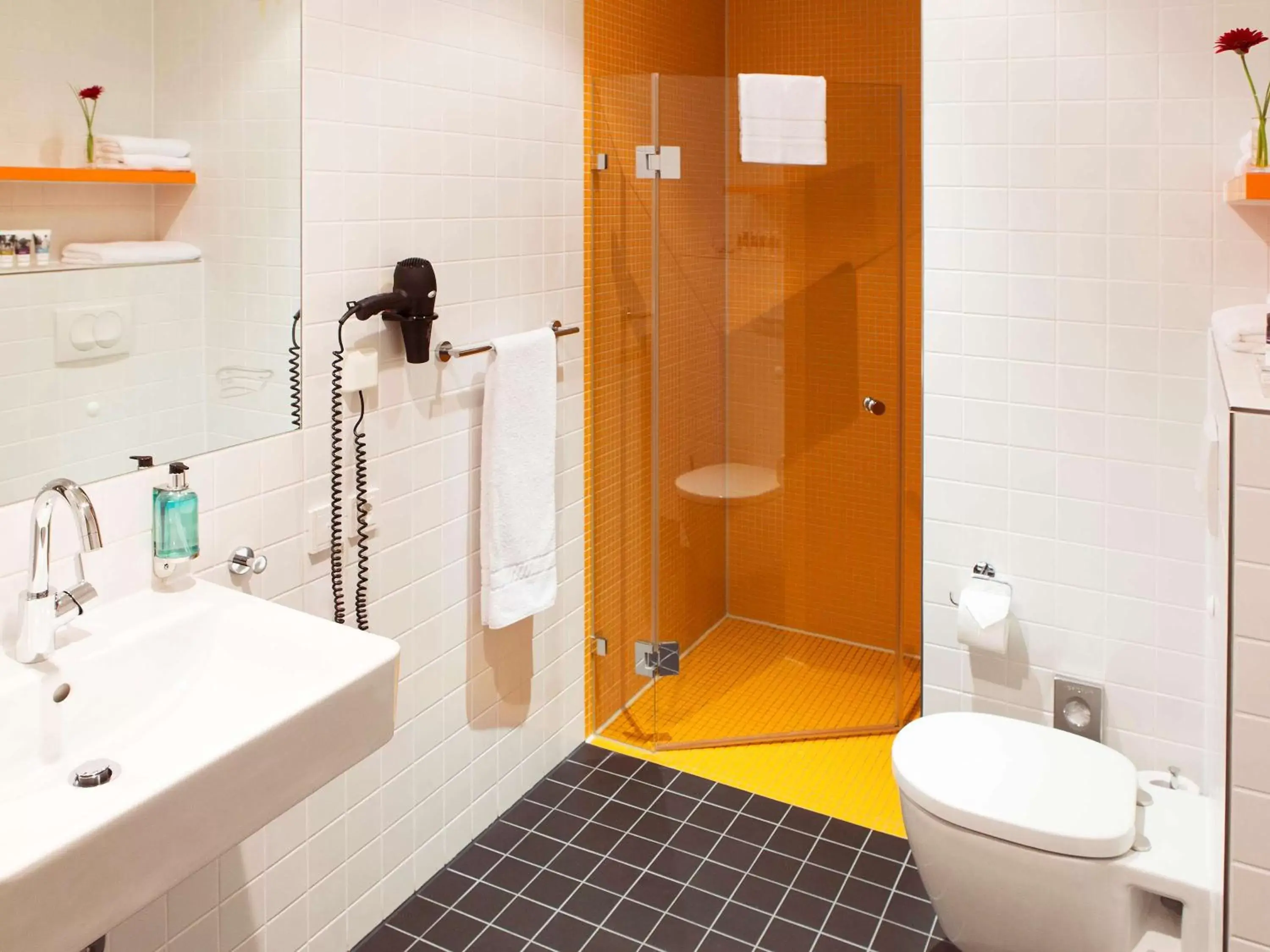 Photo of the whole room, Bathroom in Mercure Hotel MOA Berlin