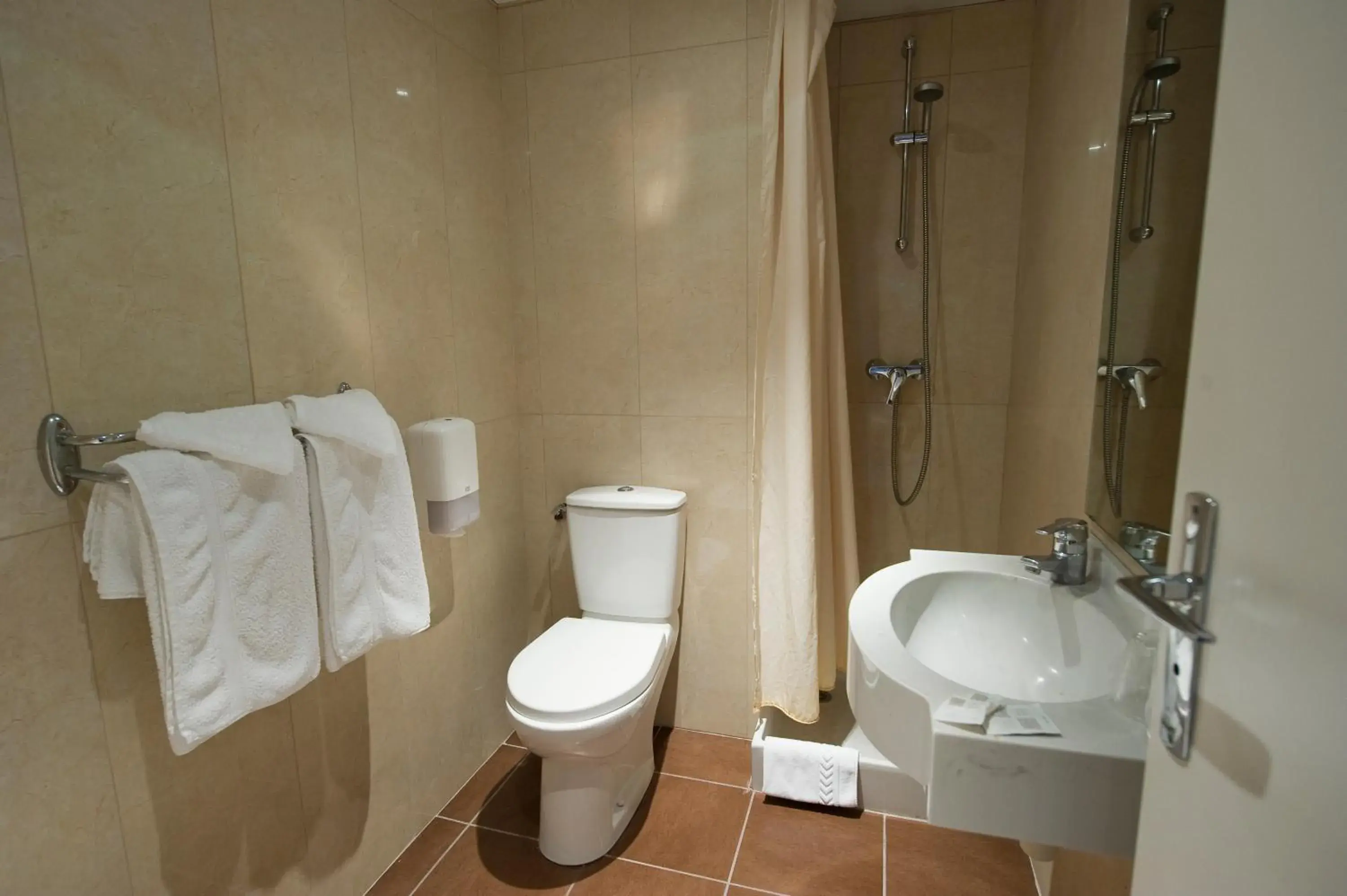 Toilet, Bathroom in Inter Hotel Astoria-Vatican