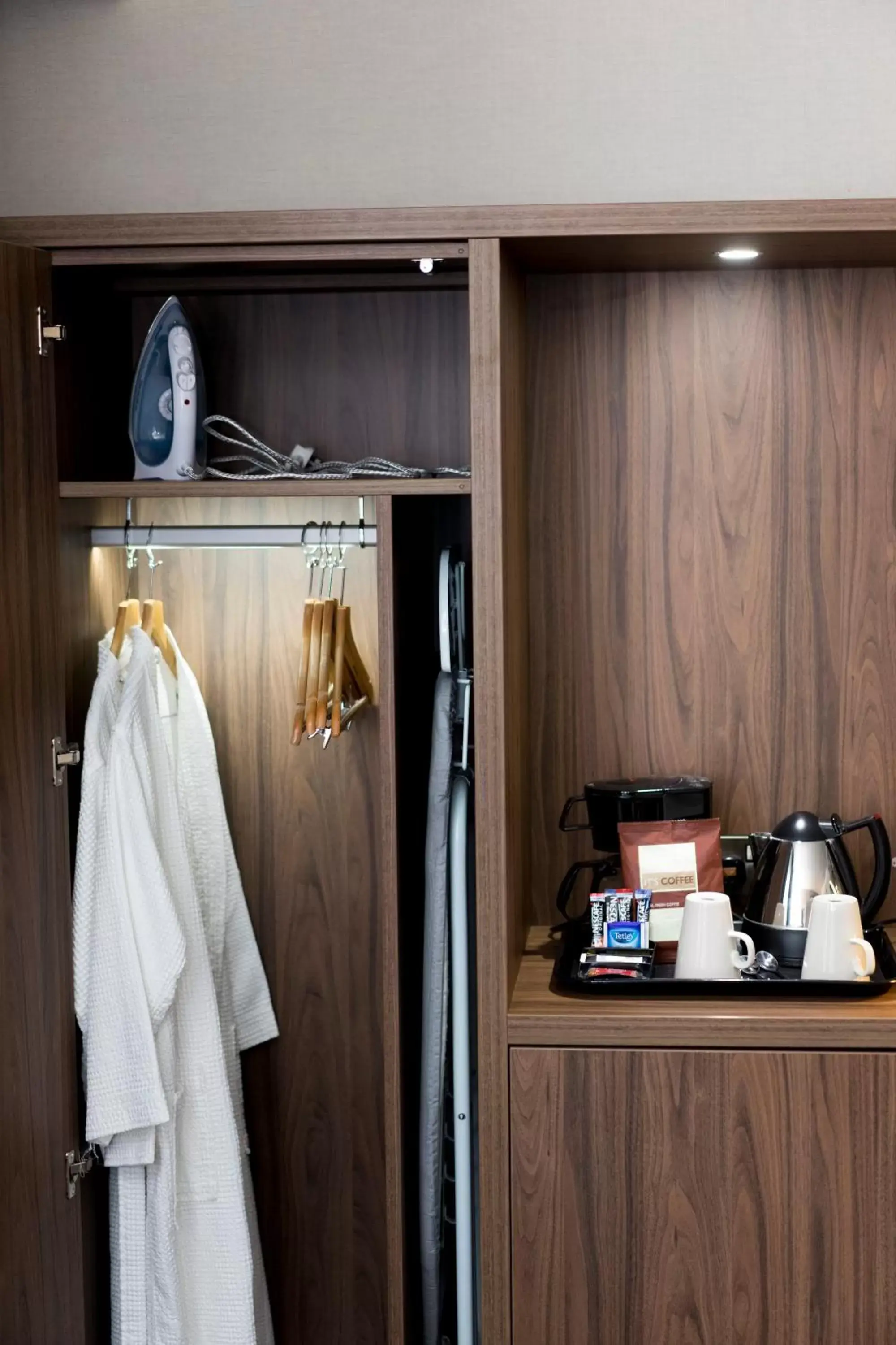 Coffee/tea facilities in Holiday Inn Nottingham, an IHG Hotel