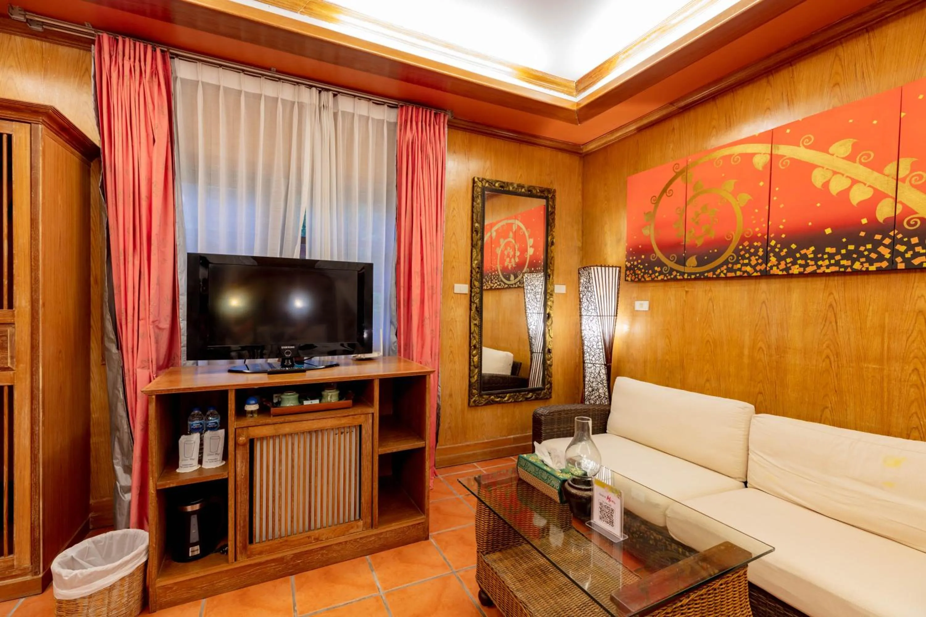 Seating area in Royal Phawadee Village Patong - 2 Minutes walk to the beach