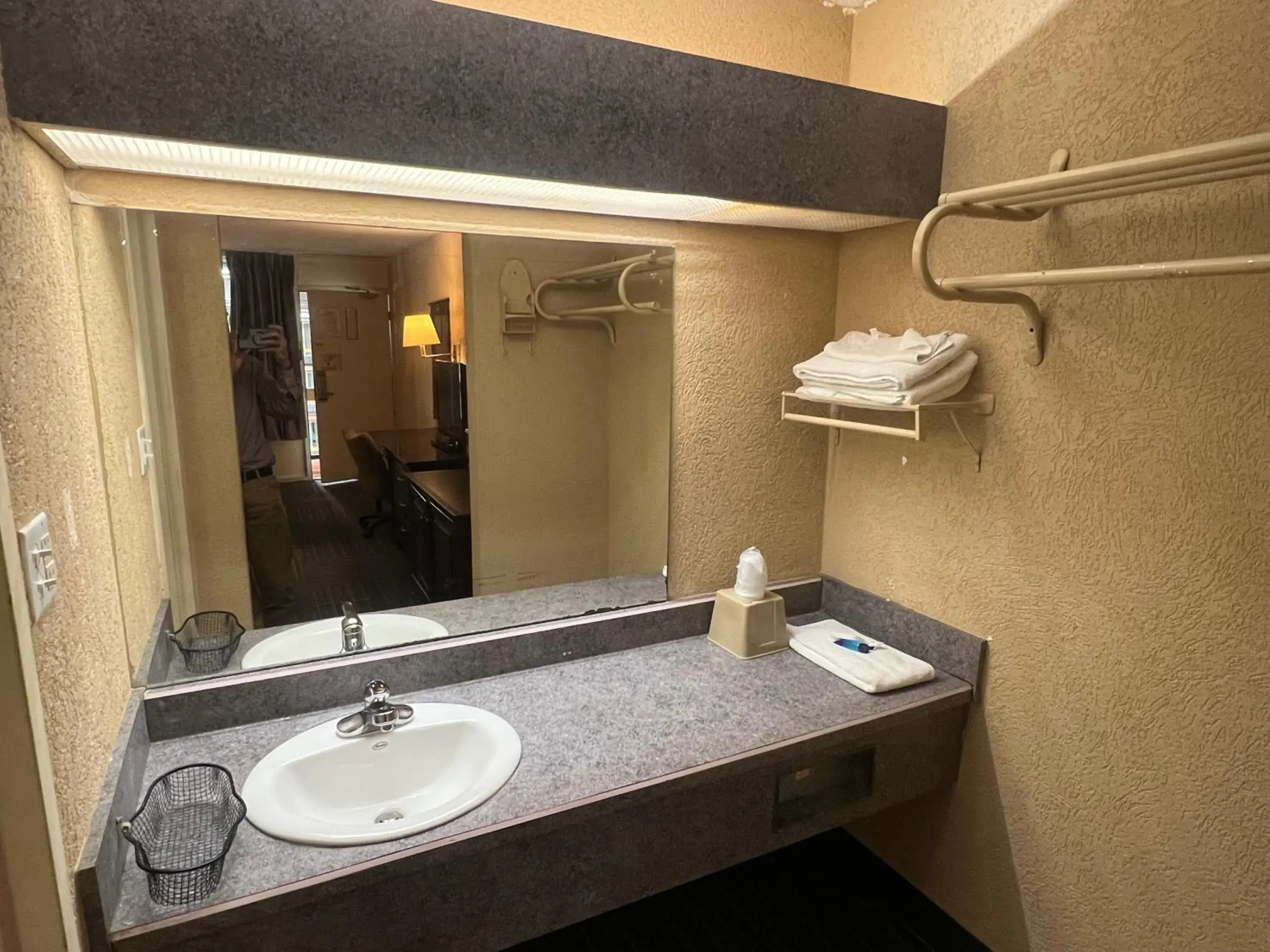 Bathroom in The Lodge Hotel and Banquets