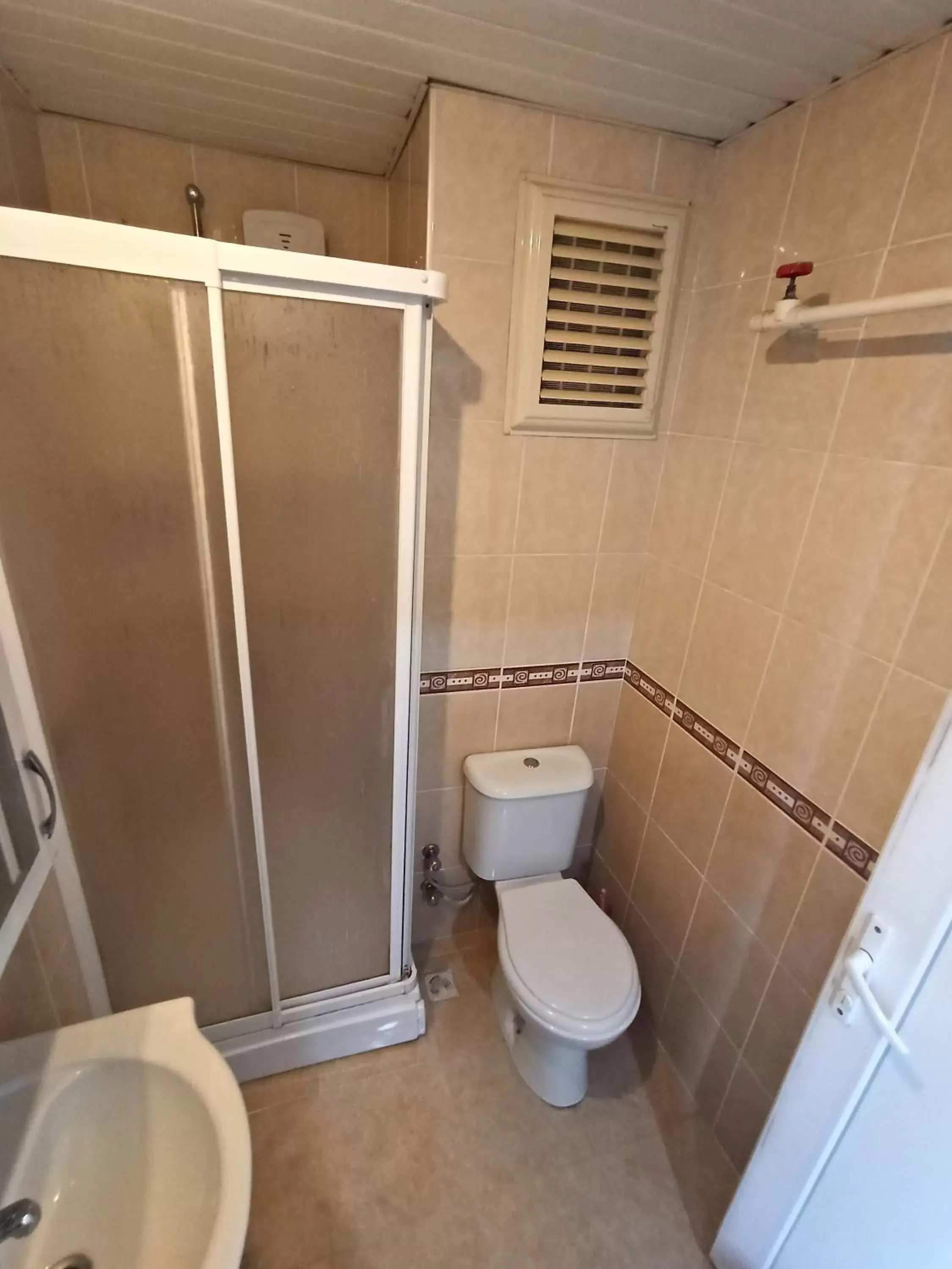 Bathroom in Berrak Su Hotel