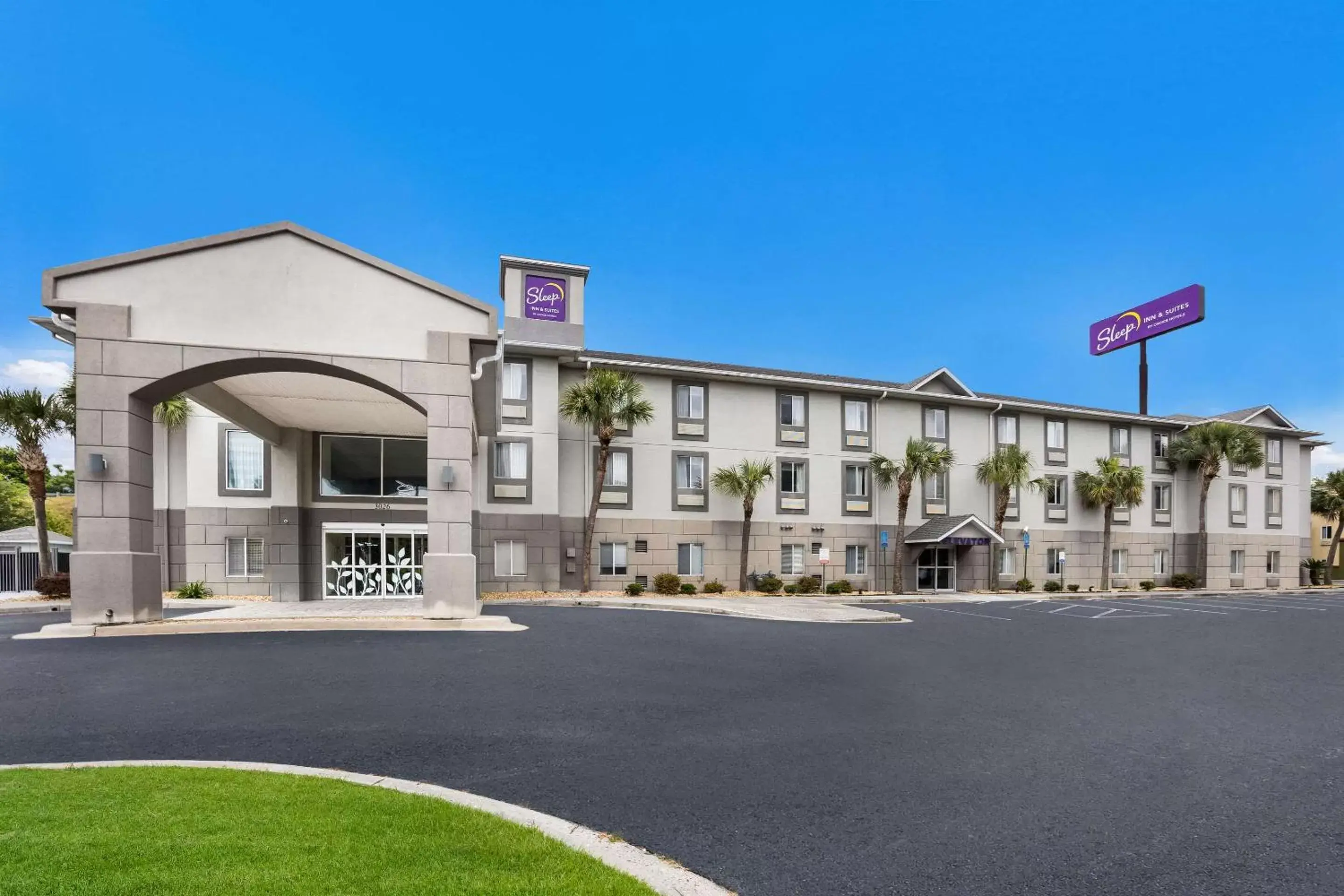 Property Building in Sleep Inn & Suites Valdosta