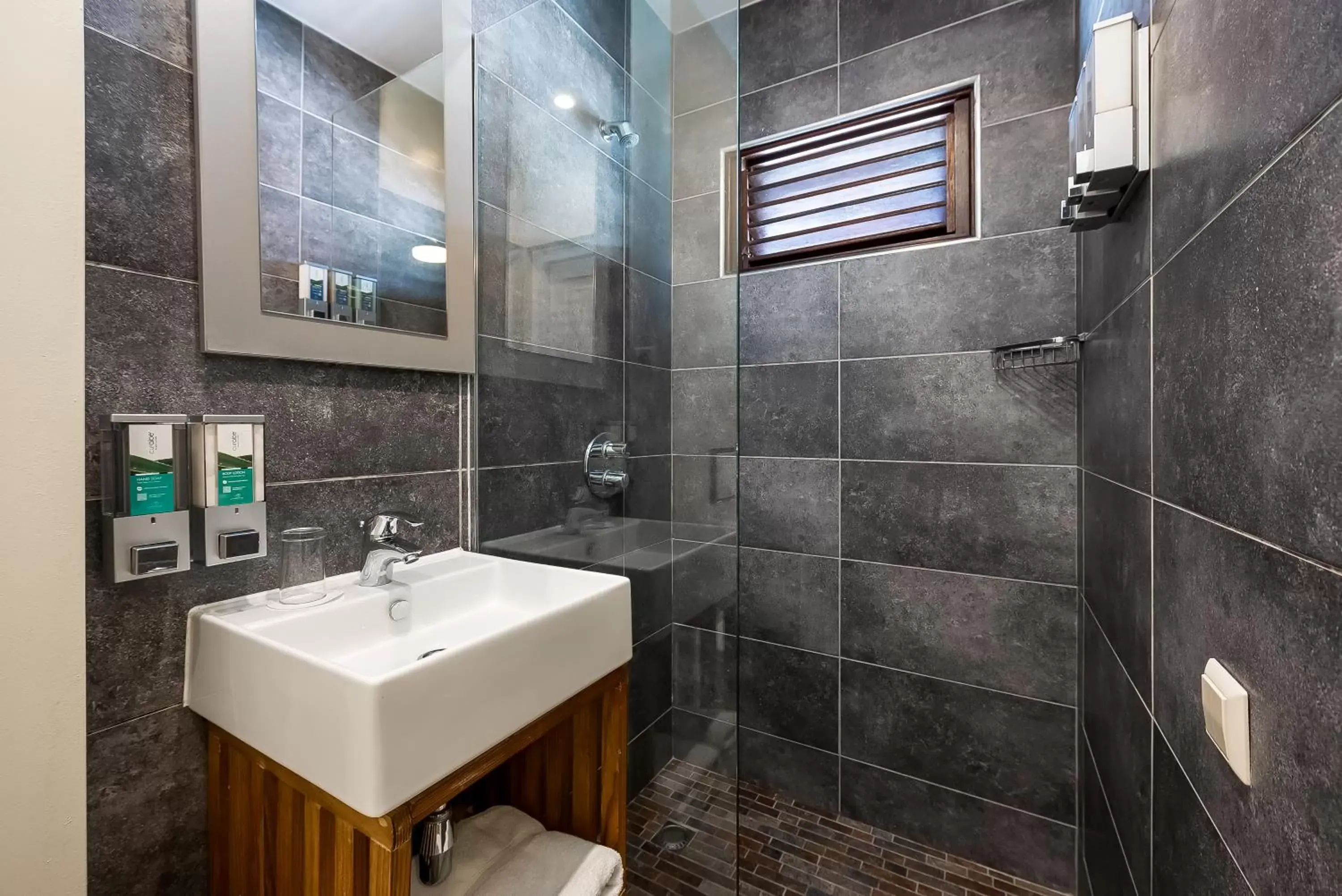 Shower, Bathroom in LionsDive Beach Resort