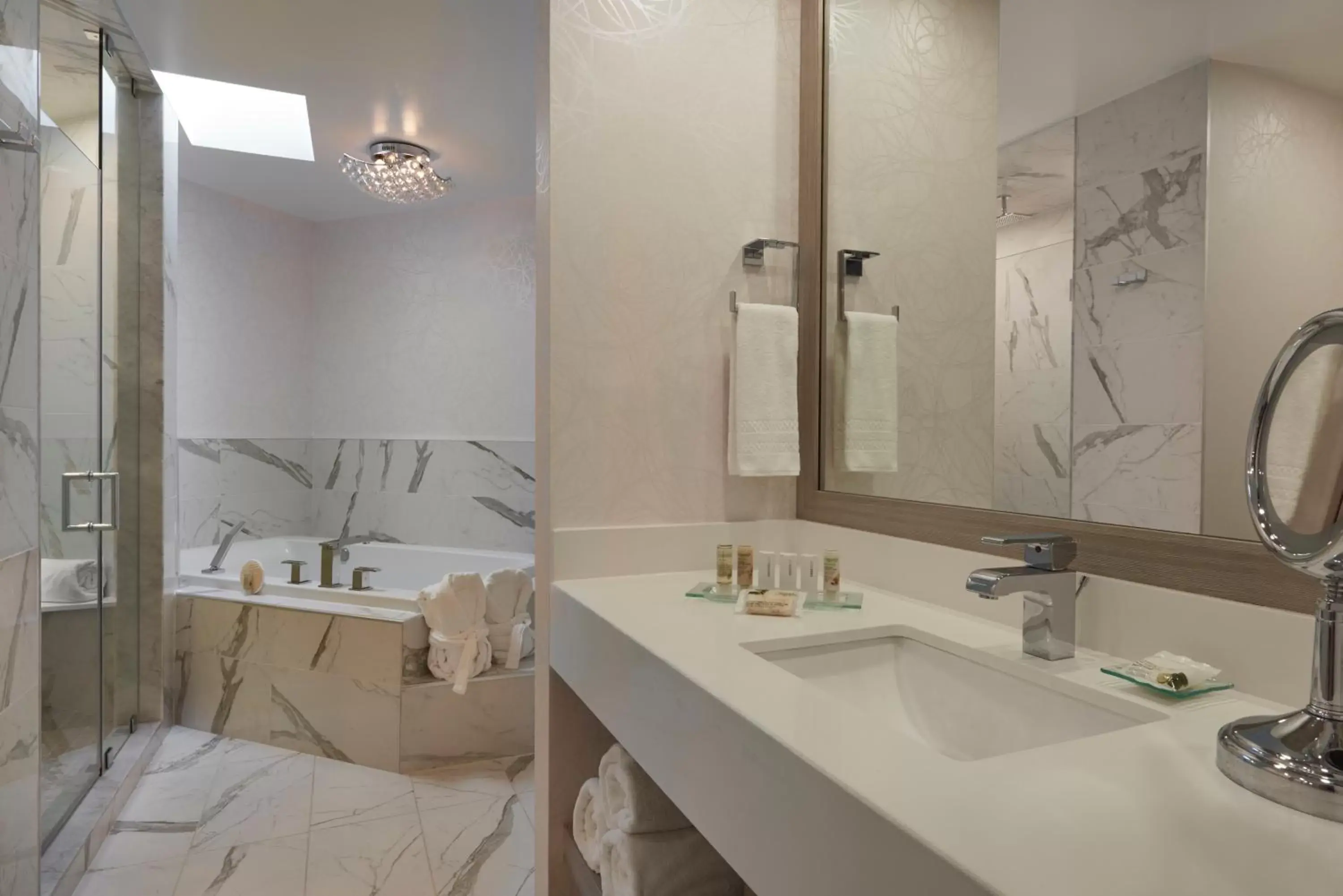 Bathroom in White Oaks Conference & Resort Spa