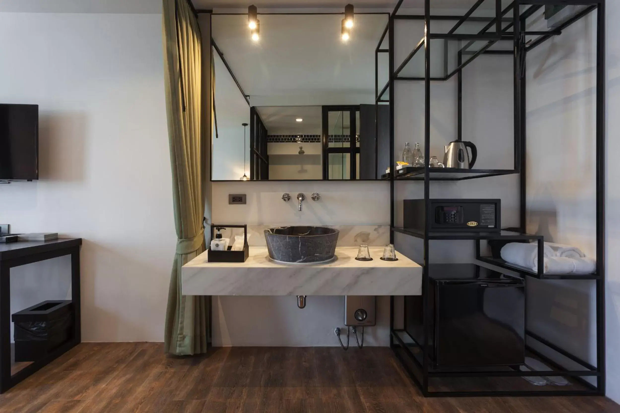 Bathroom, Kitchen/Kitchenette in Oriental Heritage Residence