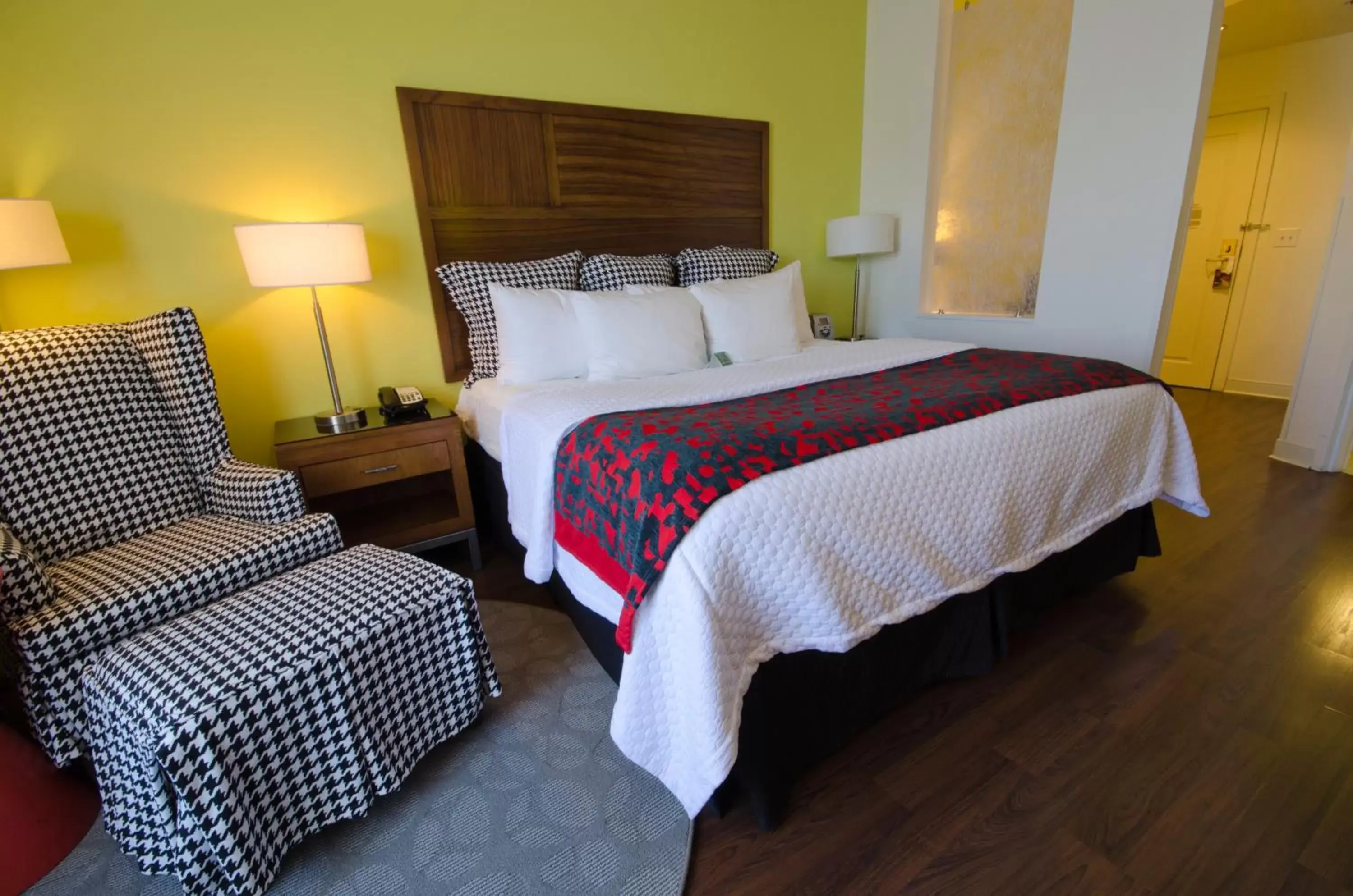 Photo of the whole room, Bed in Hotel Indigo Columbus Architectural Center by IHG Photo of the whole room, Bed in Hotel Indigo Columbus Architectural Center by IHG