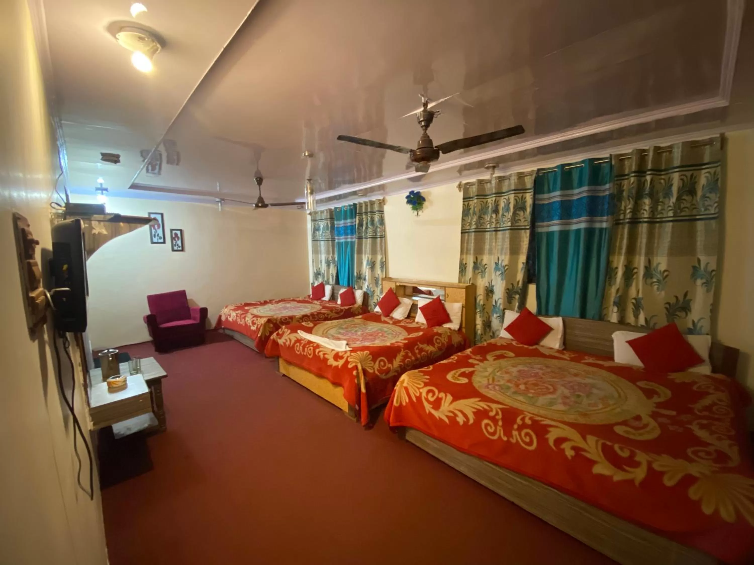 Bed in Hotel Young Mamta