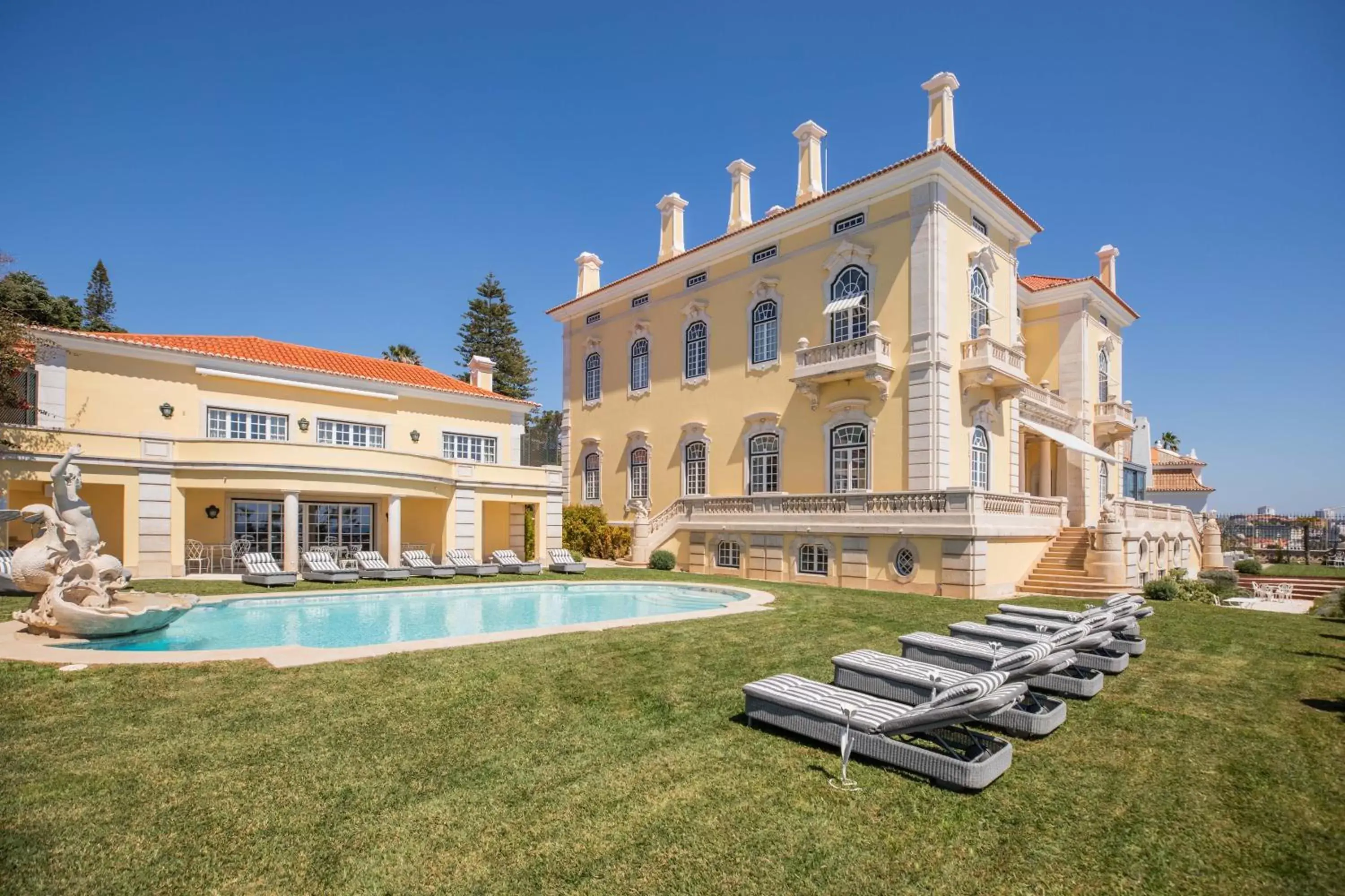 Property Building in Estoril Vintage Hotel