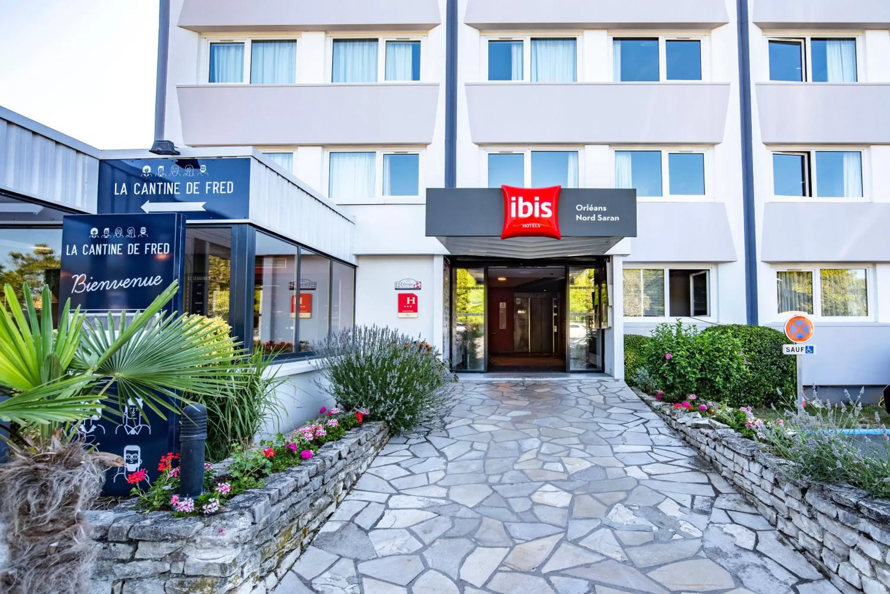 Property Building in ibis Orléans Nord Saran