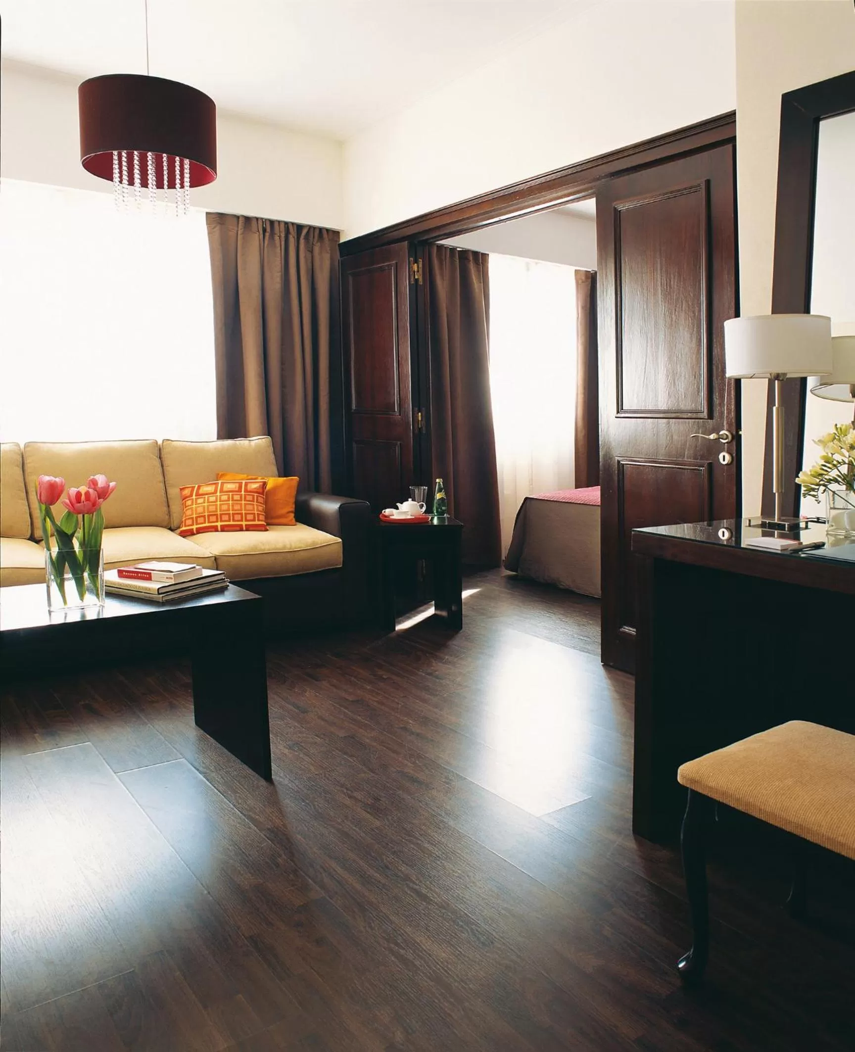 Seating area in Rochester Hotel Classic