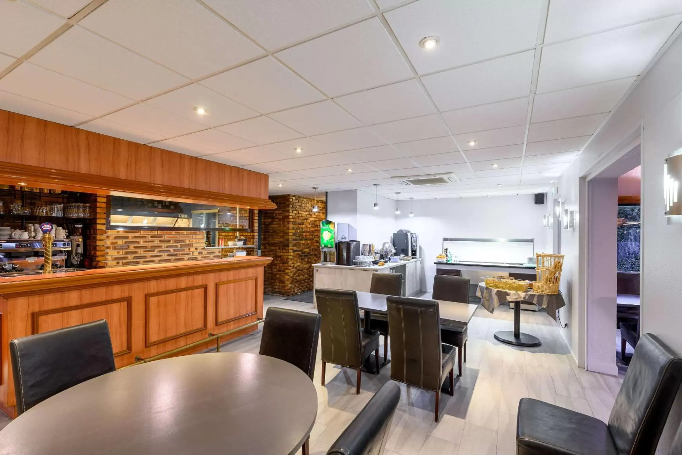 Restaurant/places to eat in Comfort Hotel Evreux