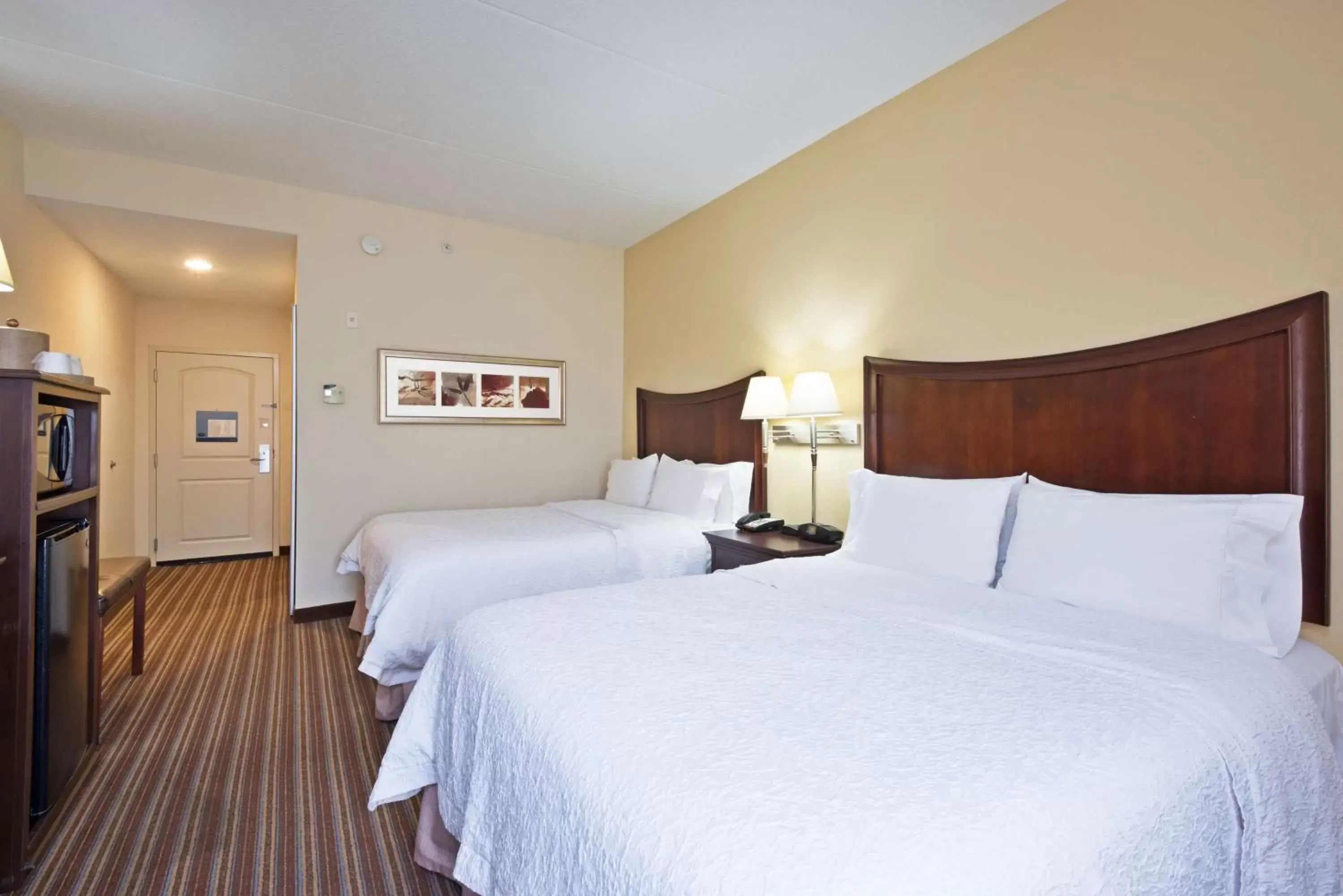 Bed in Hampton Inn Gainesville-Haymarket
