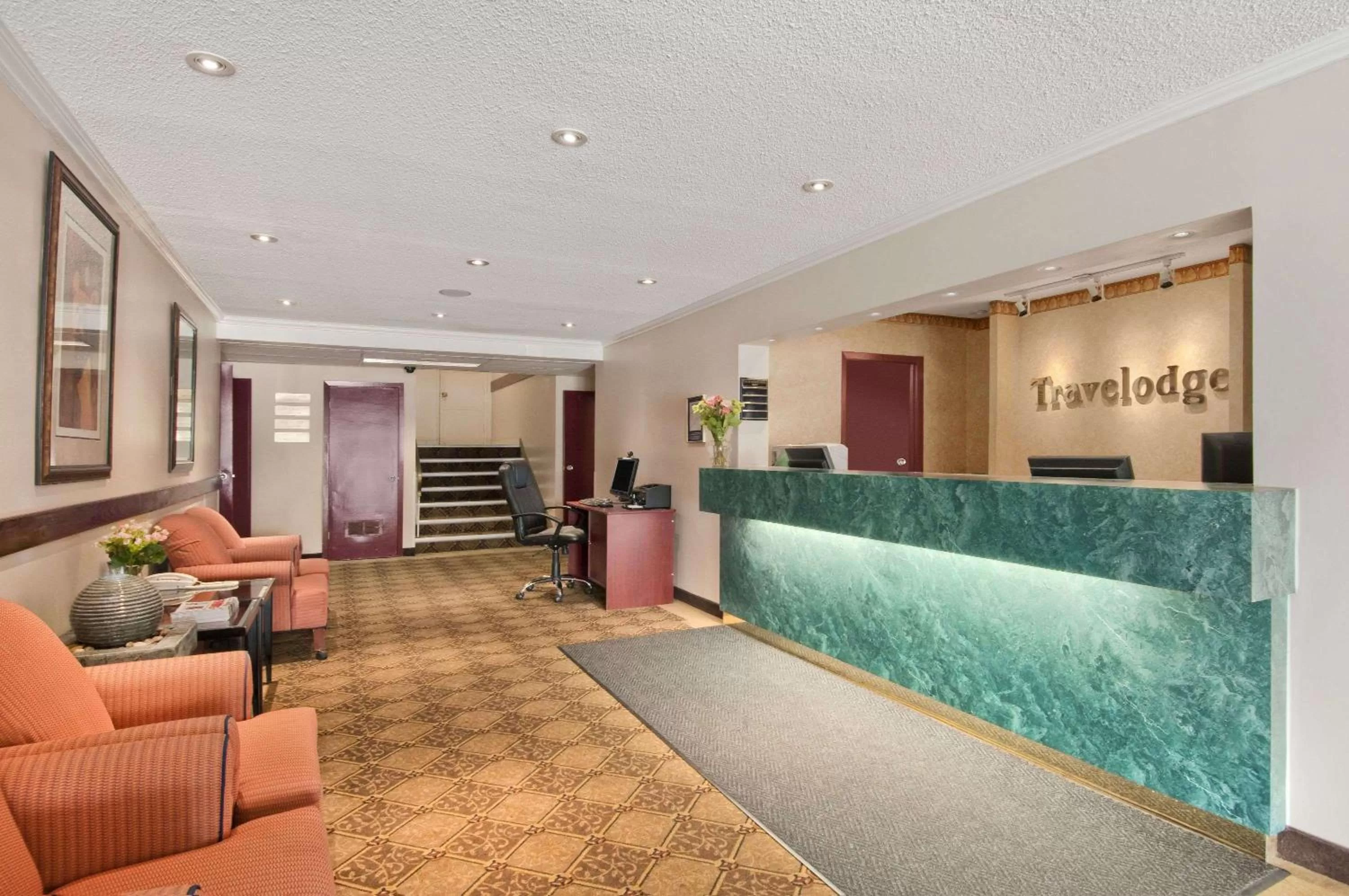 Lobby or reception in Travelodge by Wyndham Nanaimo
