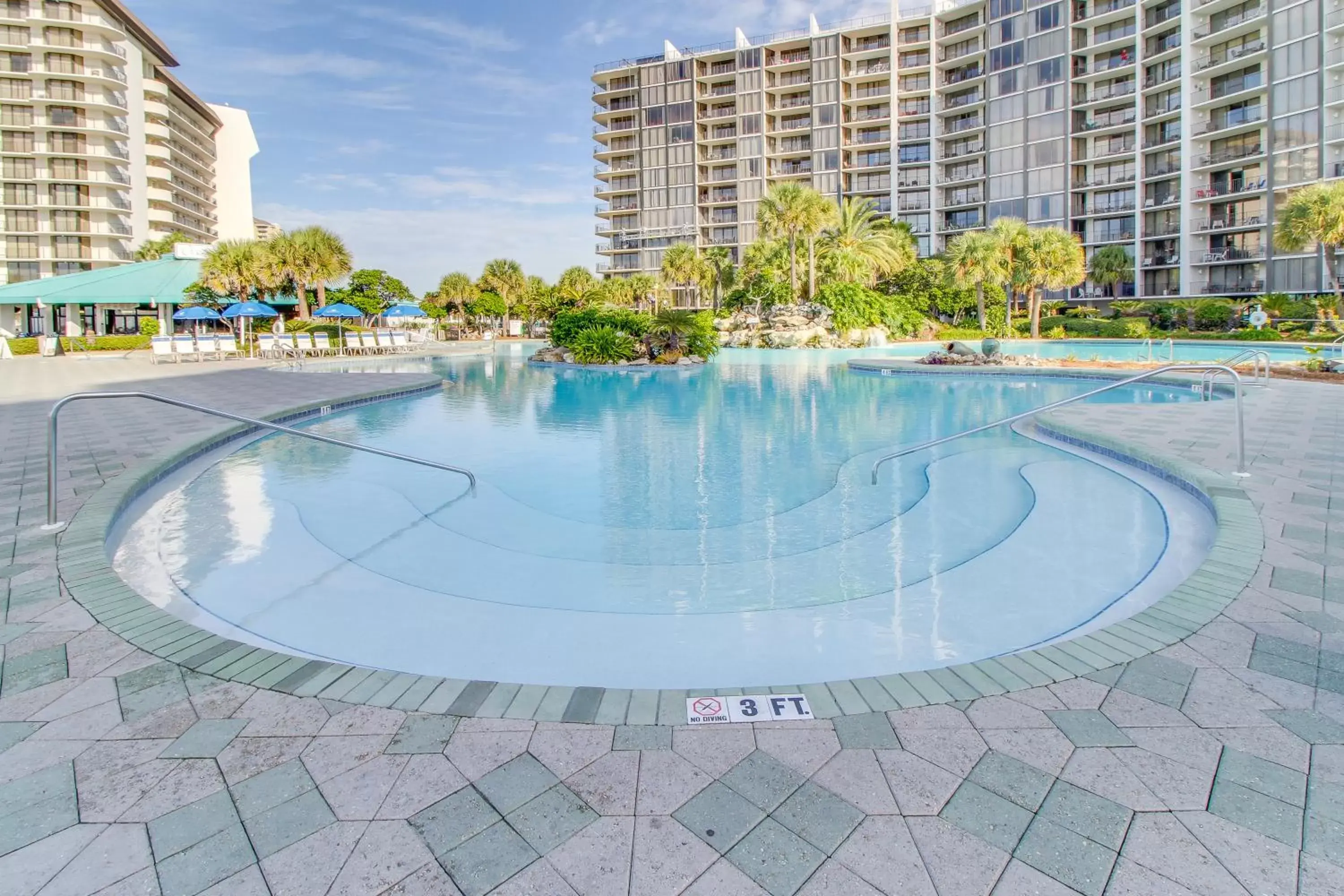 Swimming Pool in 1105 Edgewater Tower 3