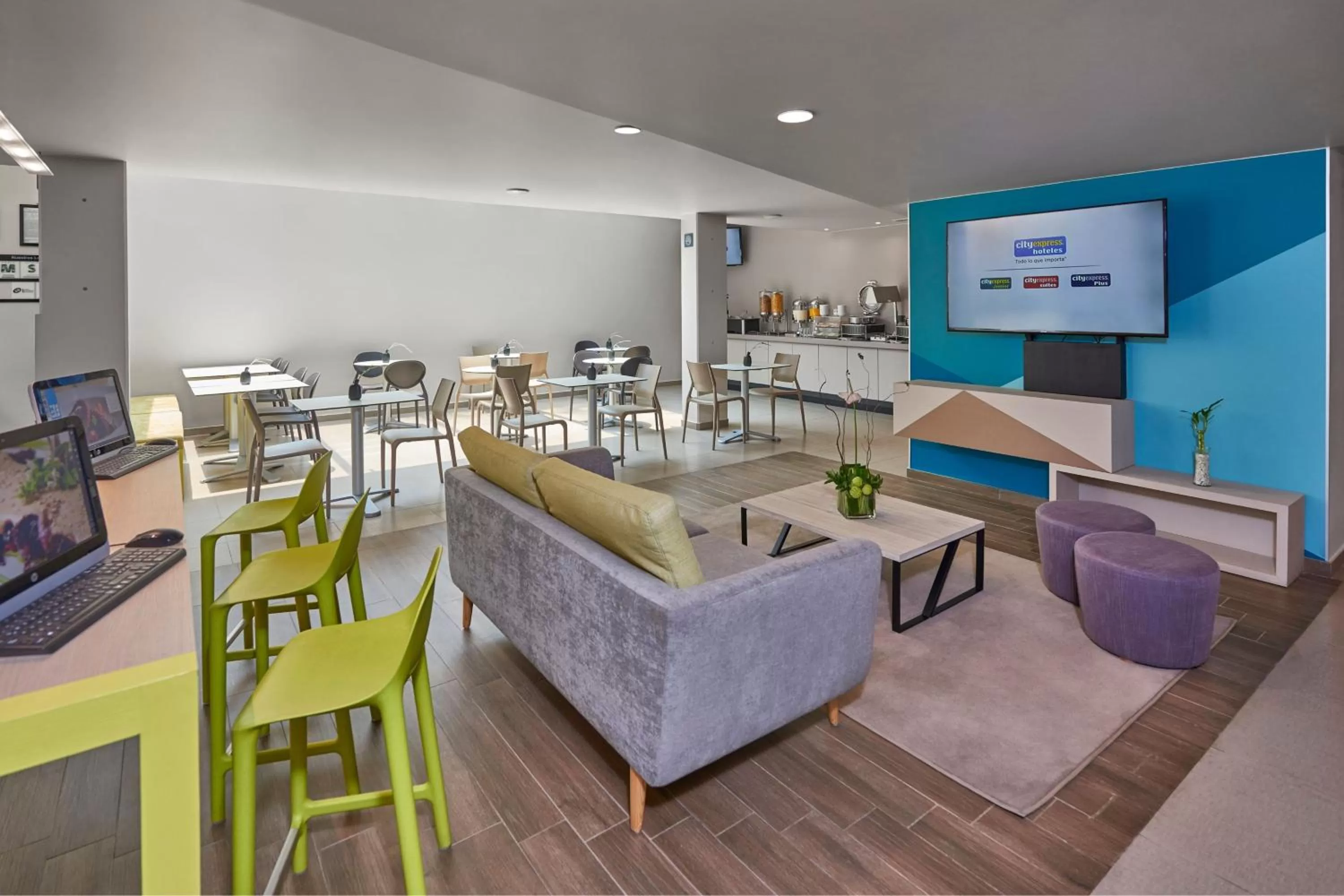 Lobby or reception in City Express Suites by Marriott Ciudad de México Anzures