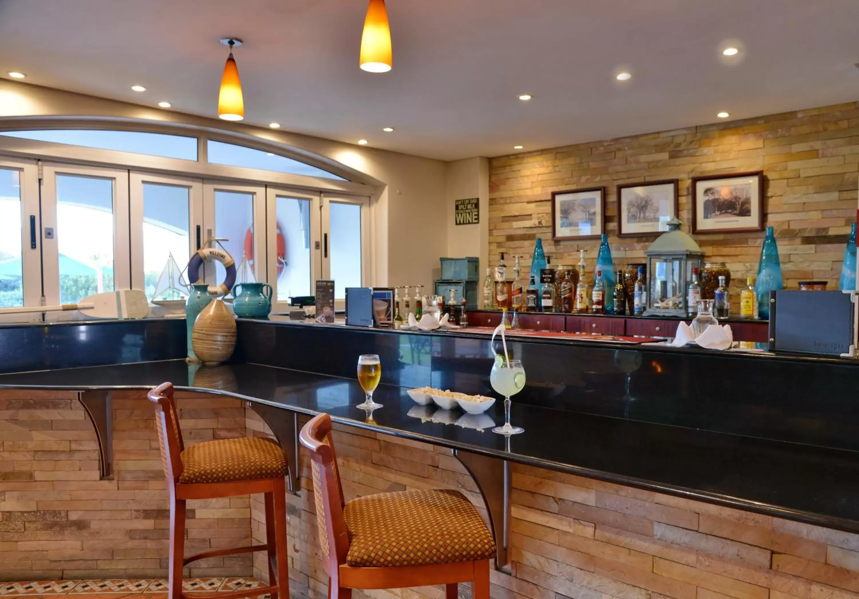 Lounge or bar, Lounge/Bar in Town Lodge George