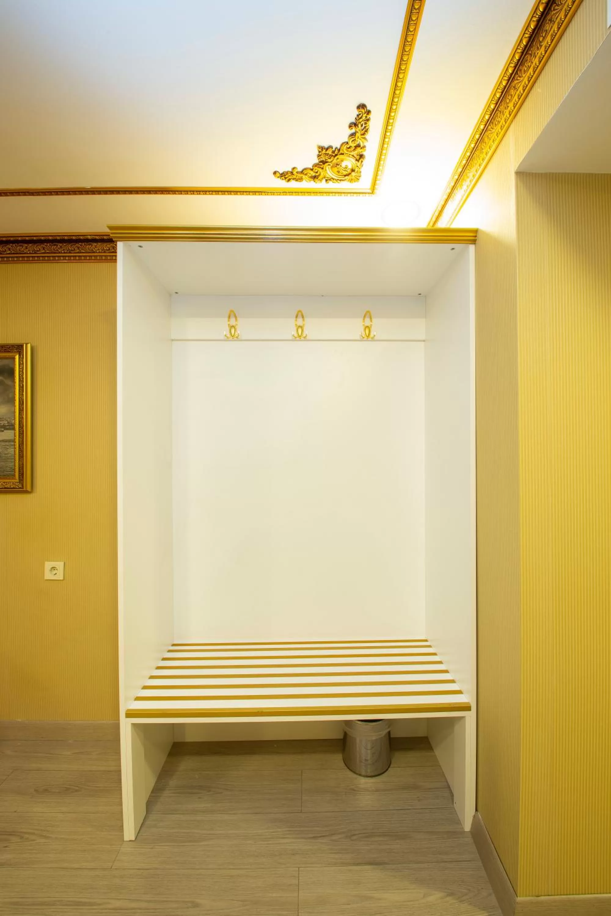 Decorative detail in Empire Suite Hotel