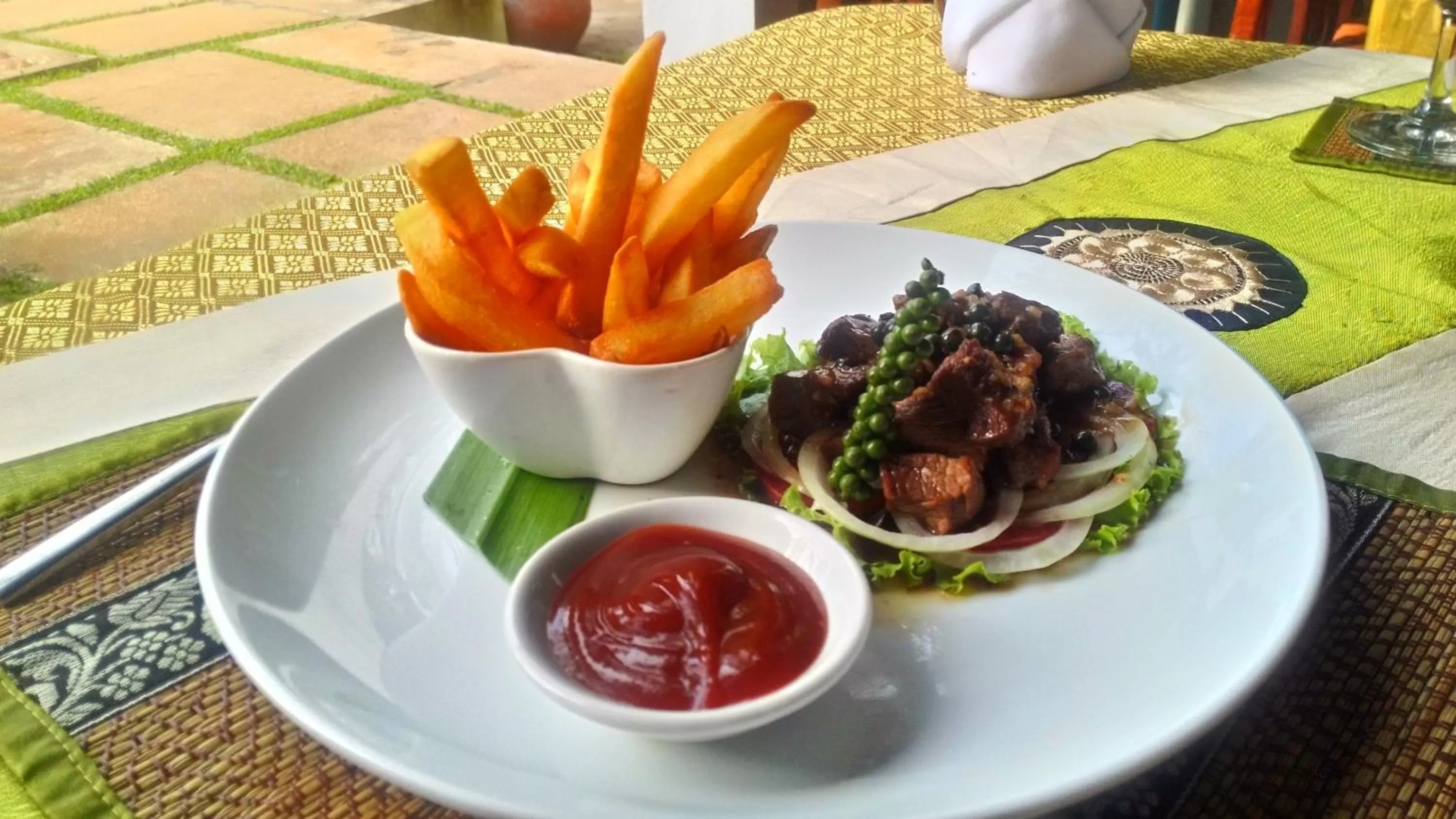 Food and drinks in BayStone Resort