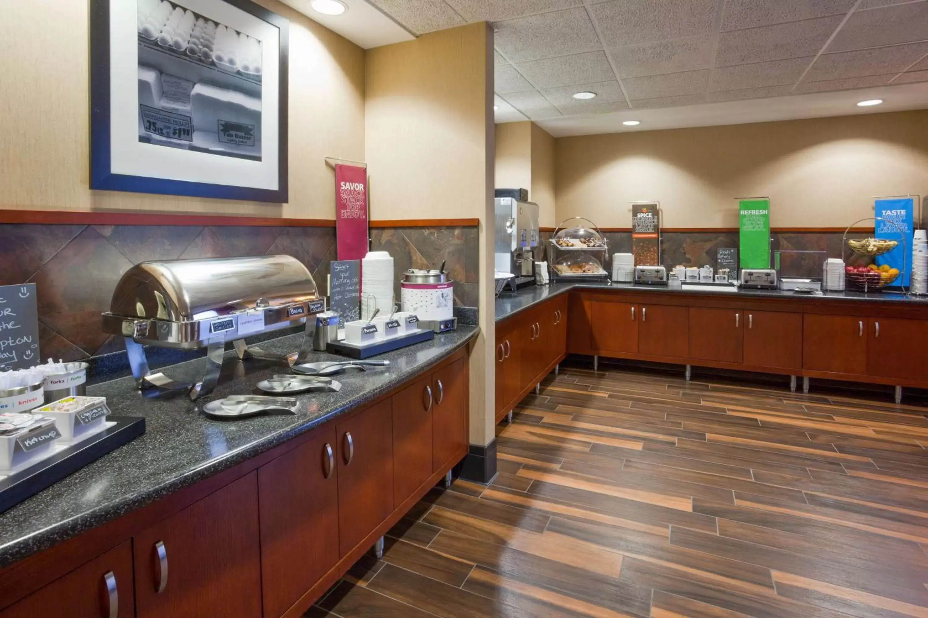 Dining area, Restaurant/Places to Eat in Hampton Inn & Suites Lino Lakes