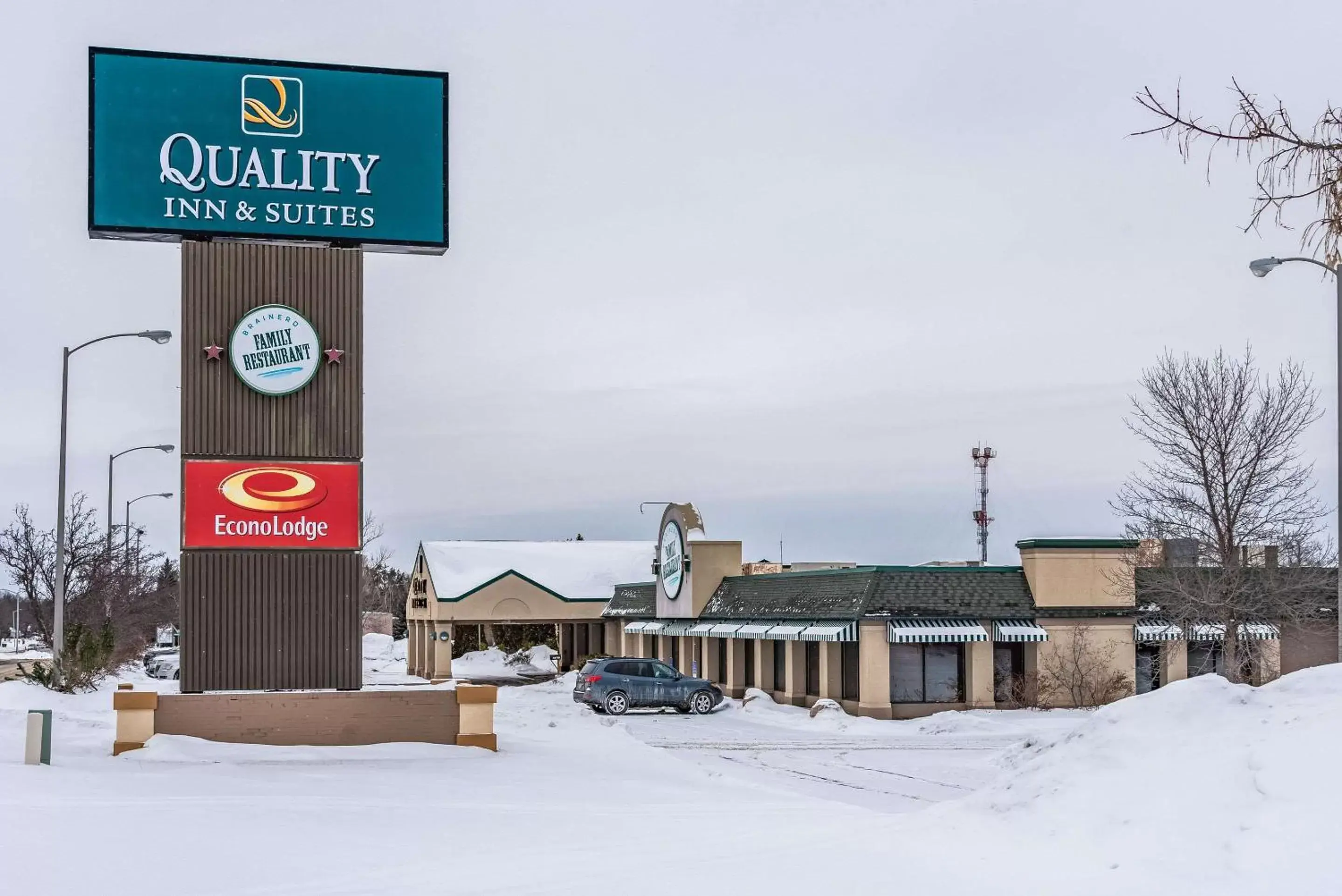 Property Building in Quality Inn & Suites