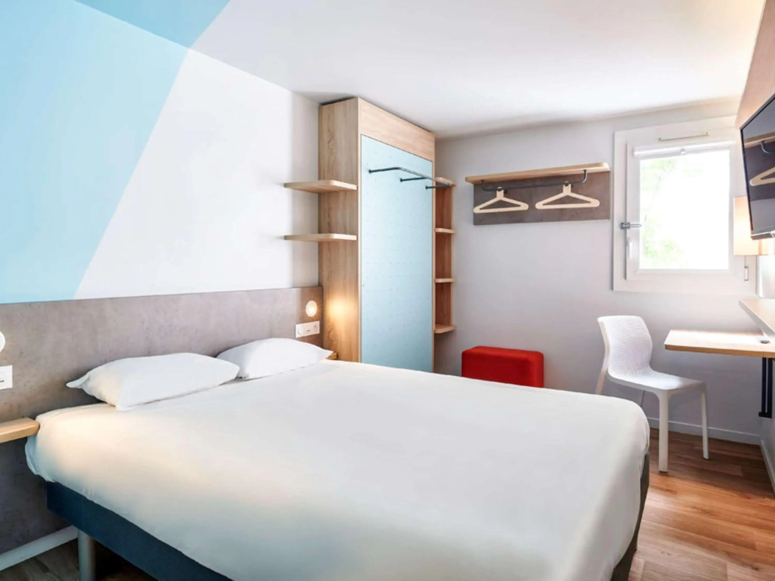 Photo of the whole room, Bed in ibis budget Bayonne Photo of the whole room, Bed in ibis budget Bayonne