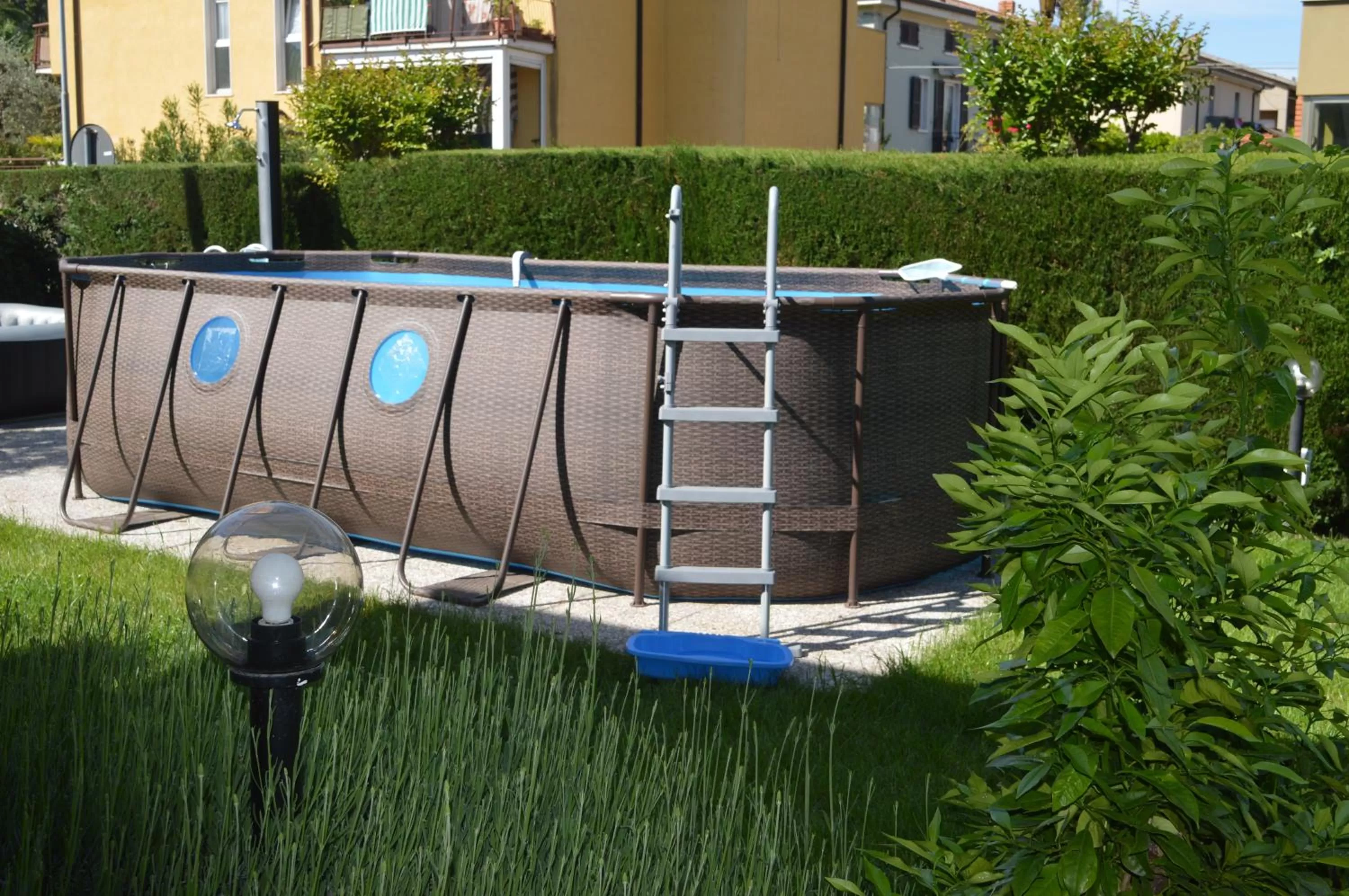 Swimming pool in Il Sole e la Luna B&B in Garda