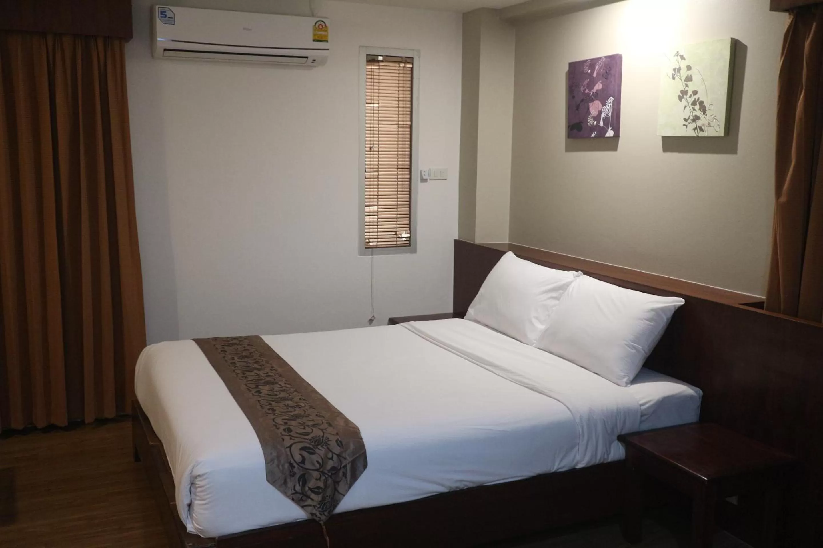 Bed in Floral Shire Suvarnabhumi Airport