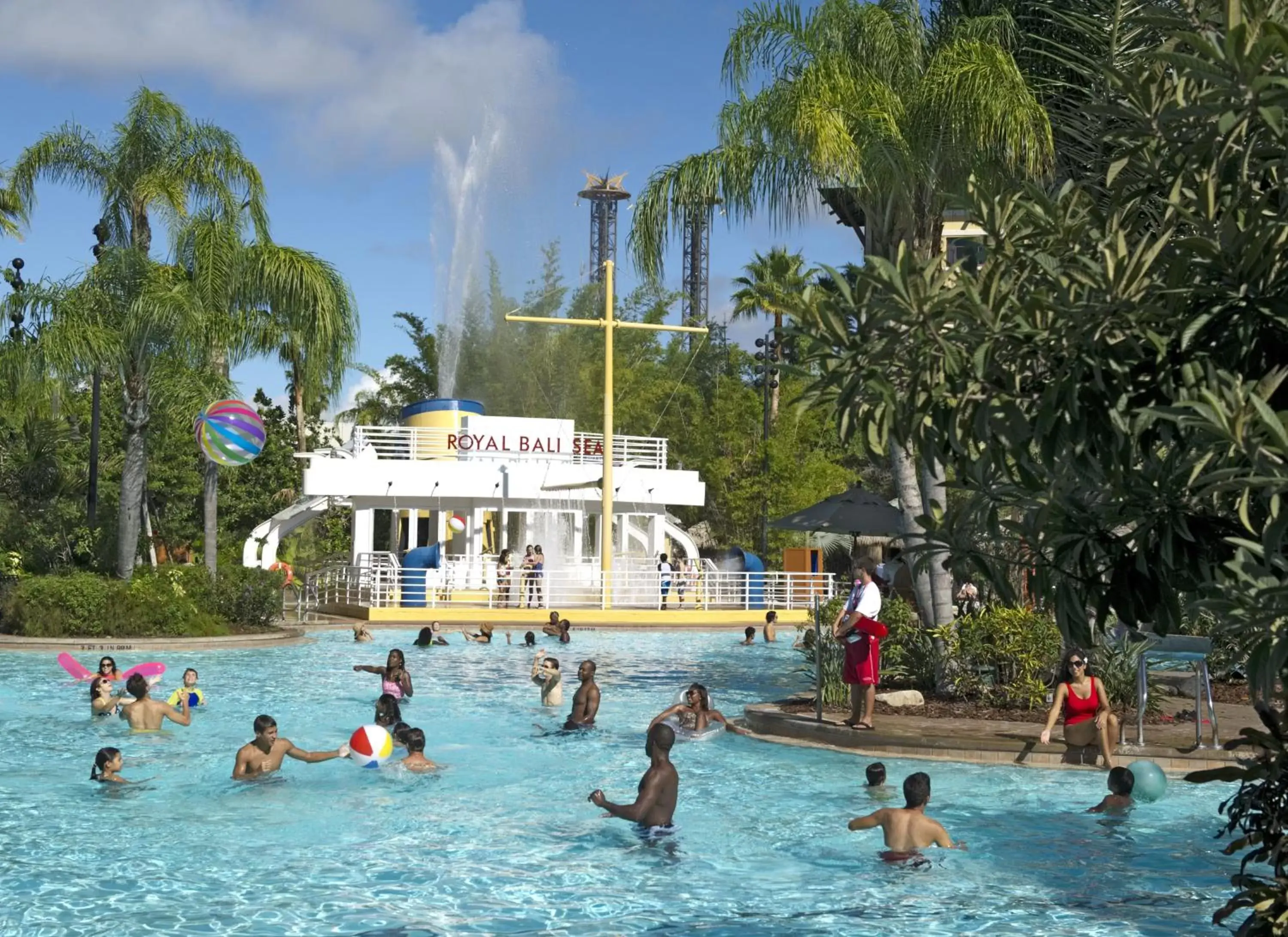 Swimming Pool in Universal's Loews Royal Pacific Resort