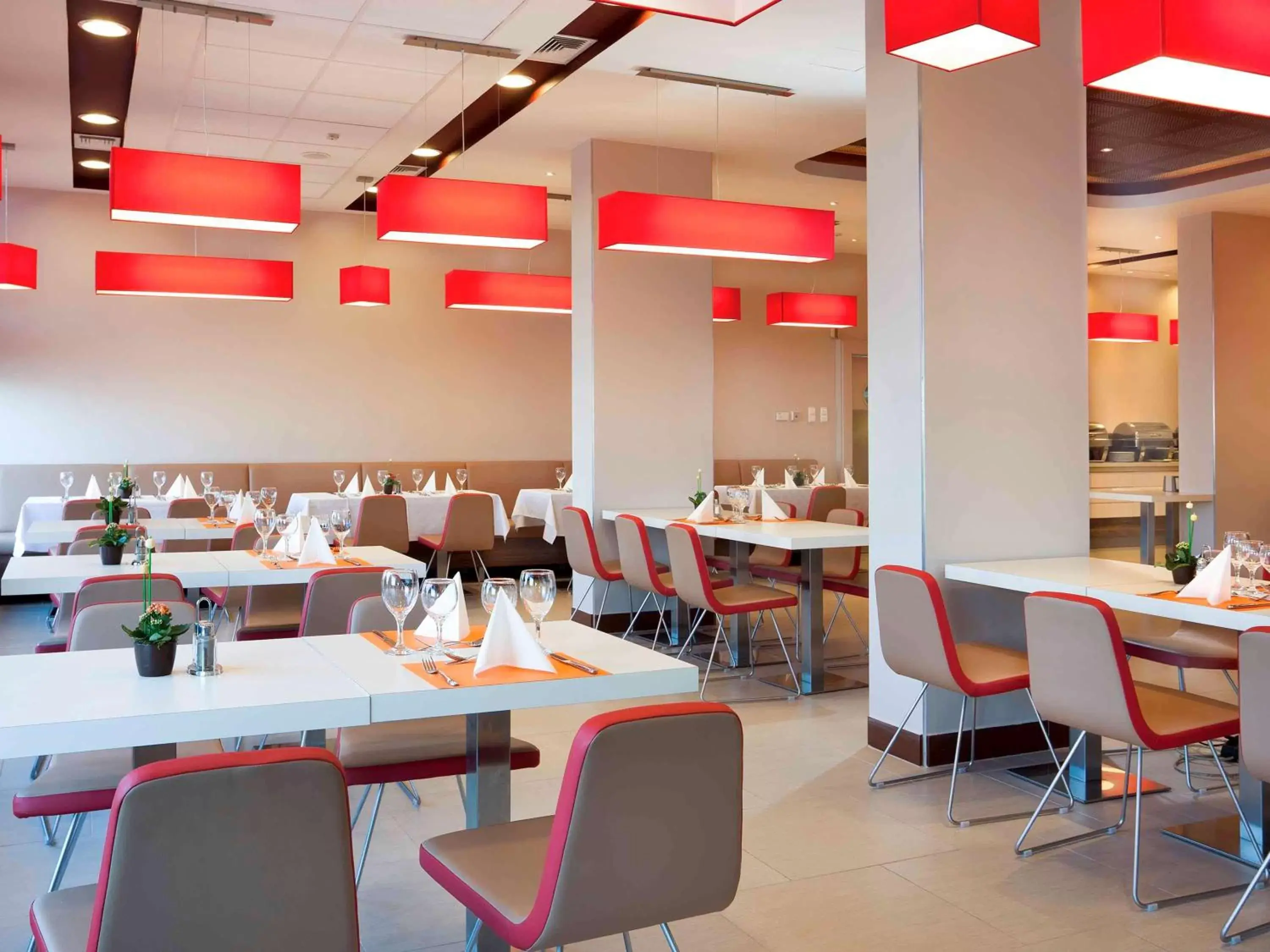 Restaurant/Places to Eat in Ibis Budapest Citysouth