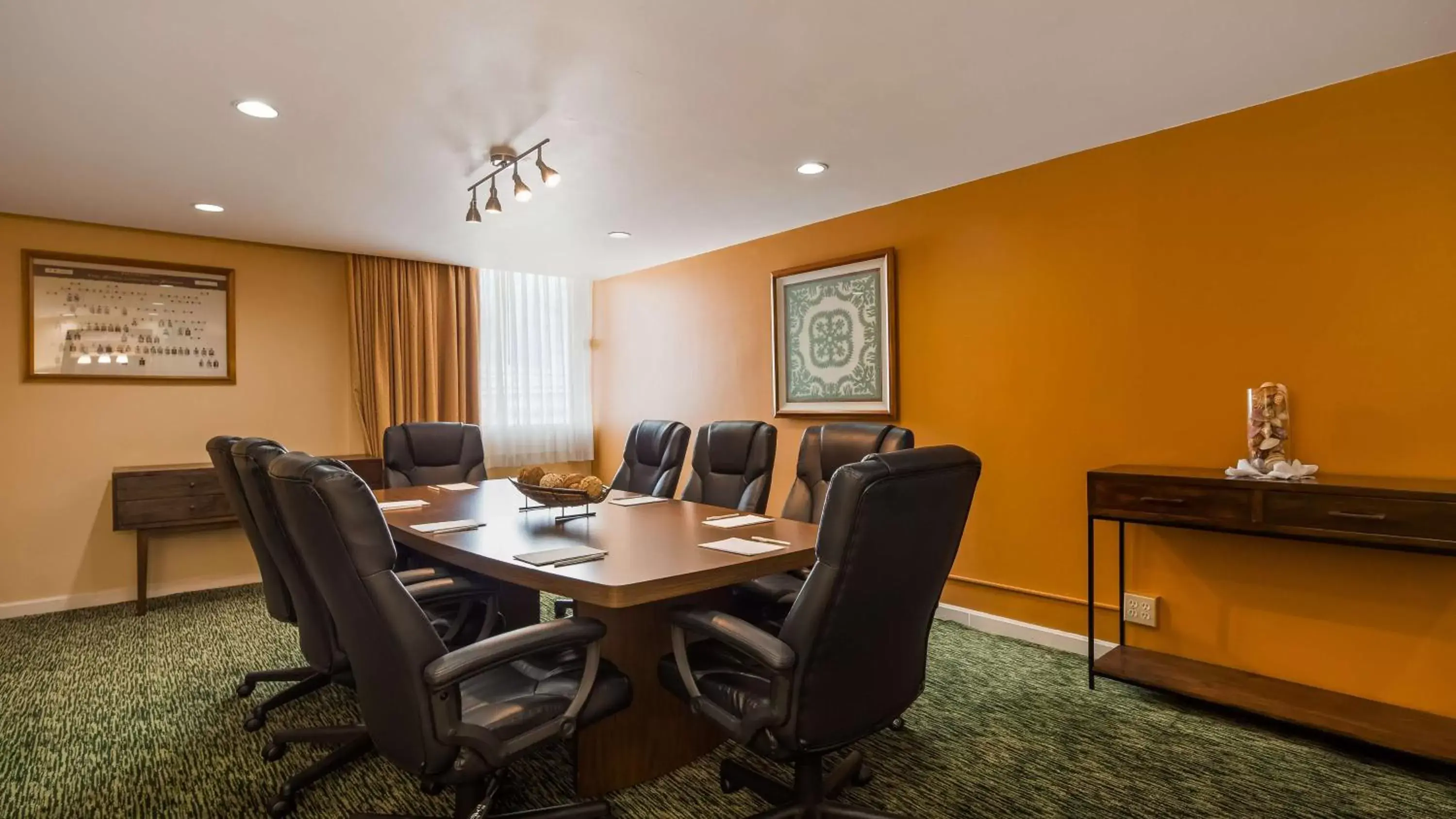 Meeting/conference room in Airport Honolulu Hotel