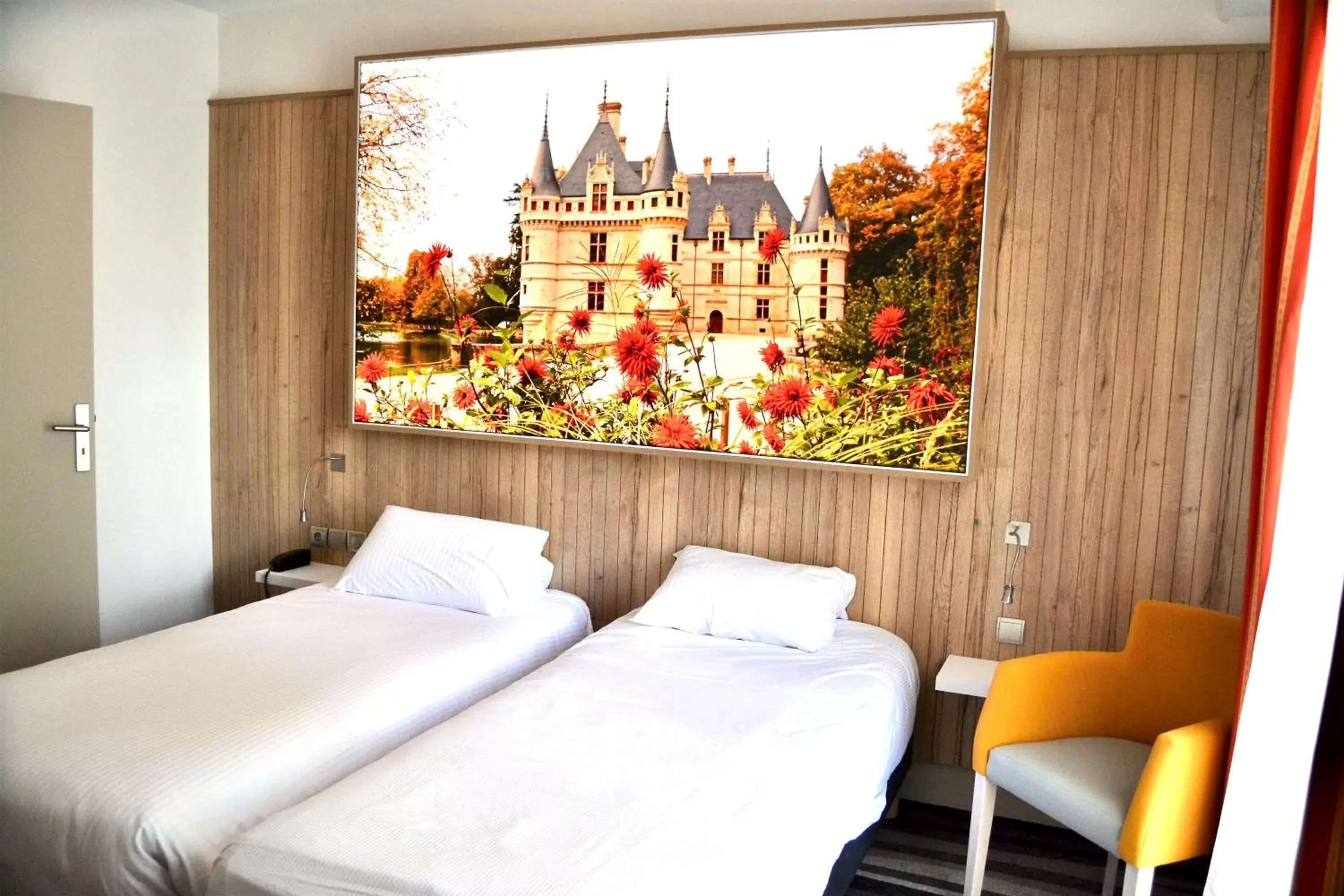 Bed in Kyriad Hotel Tours Centre