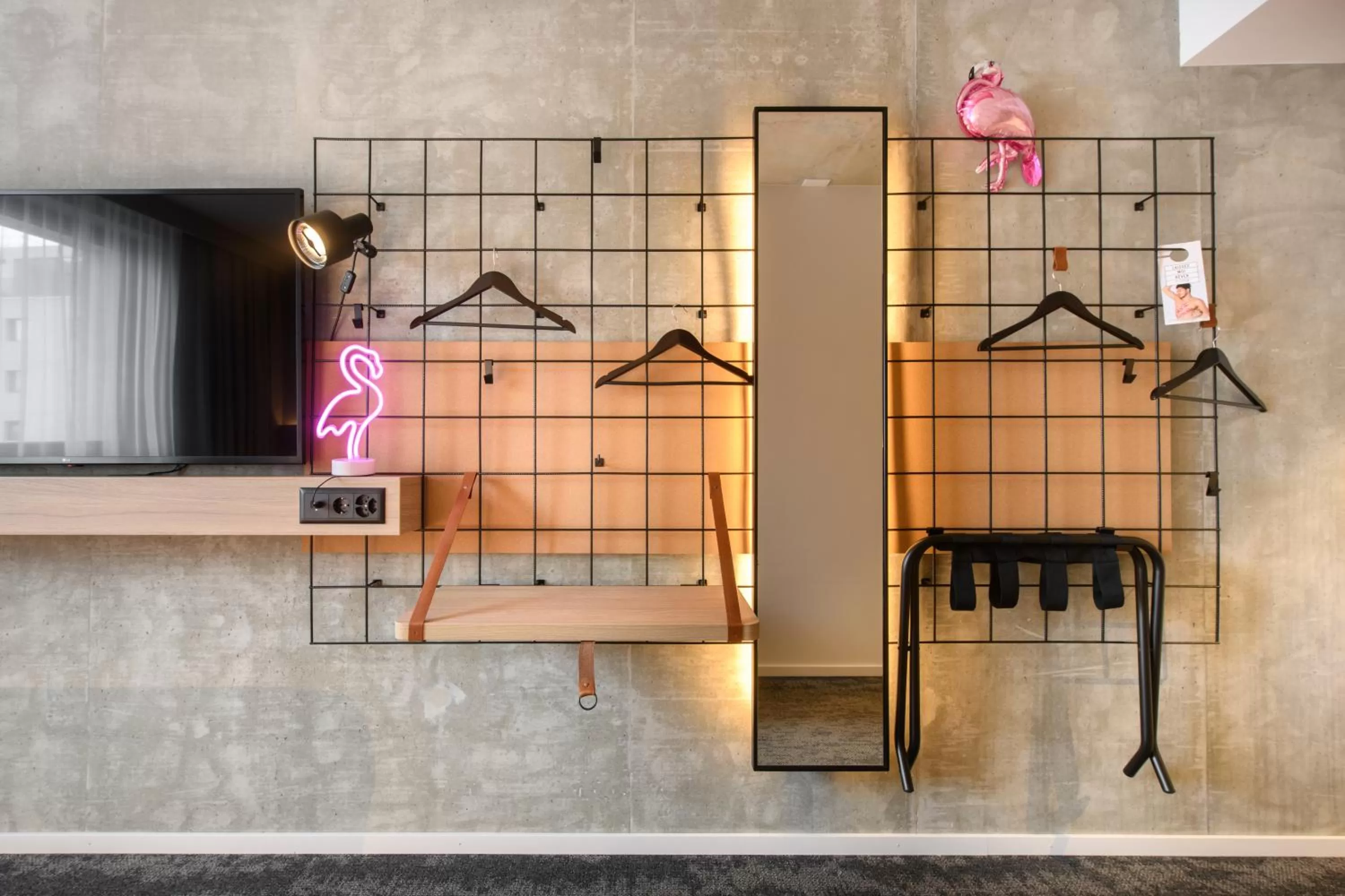 Bedroom, Bed in Moxy Sion