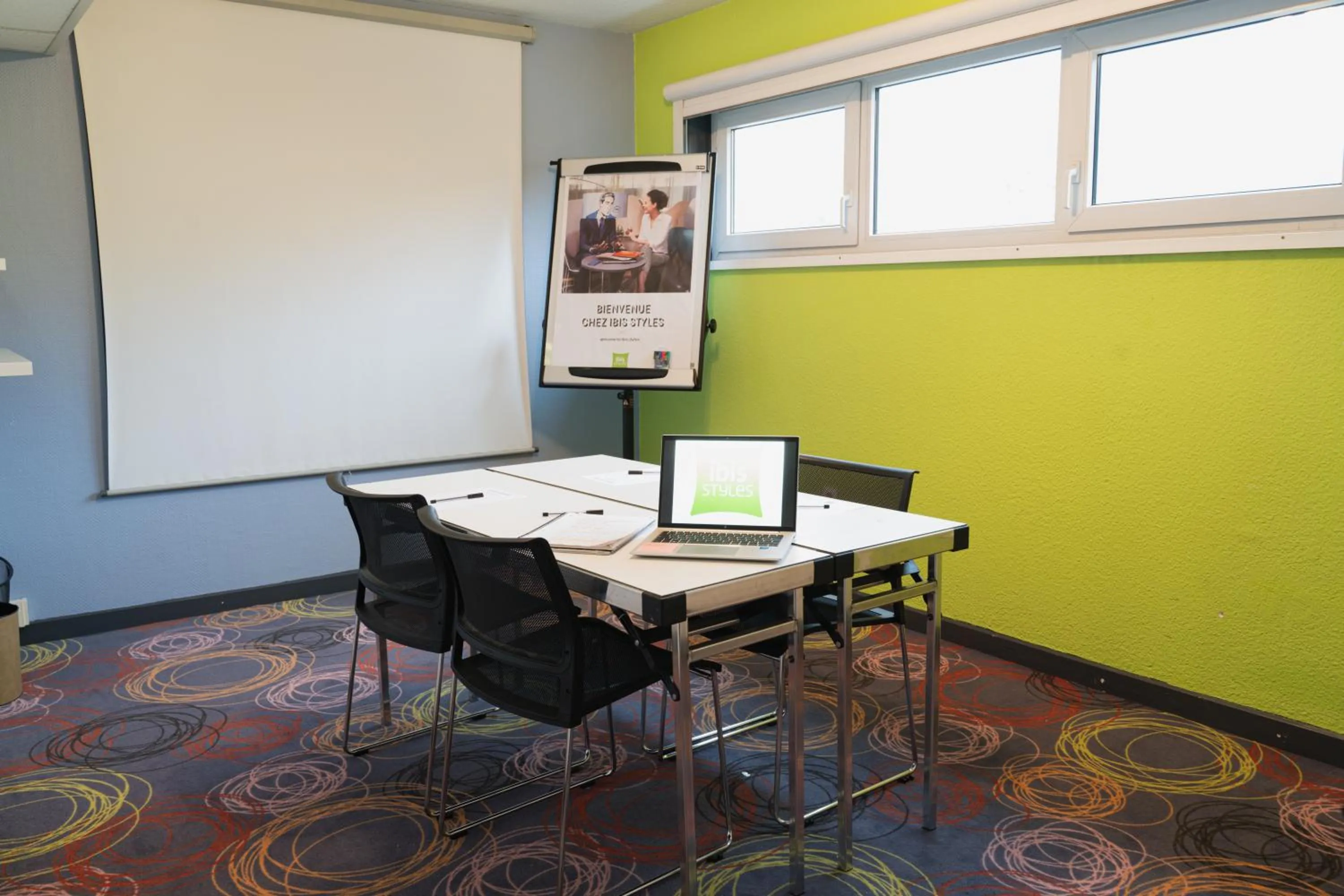 Meeting/conference room in ibis Styles Lyon Sud Vienne