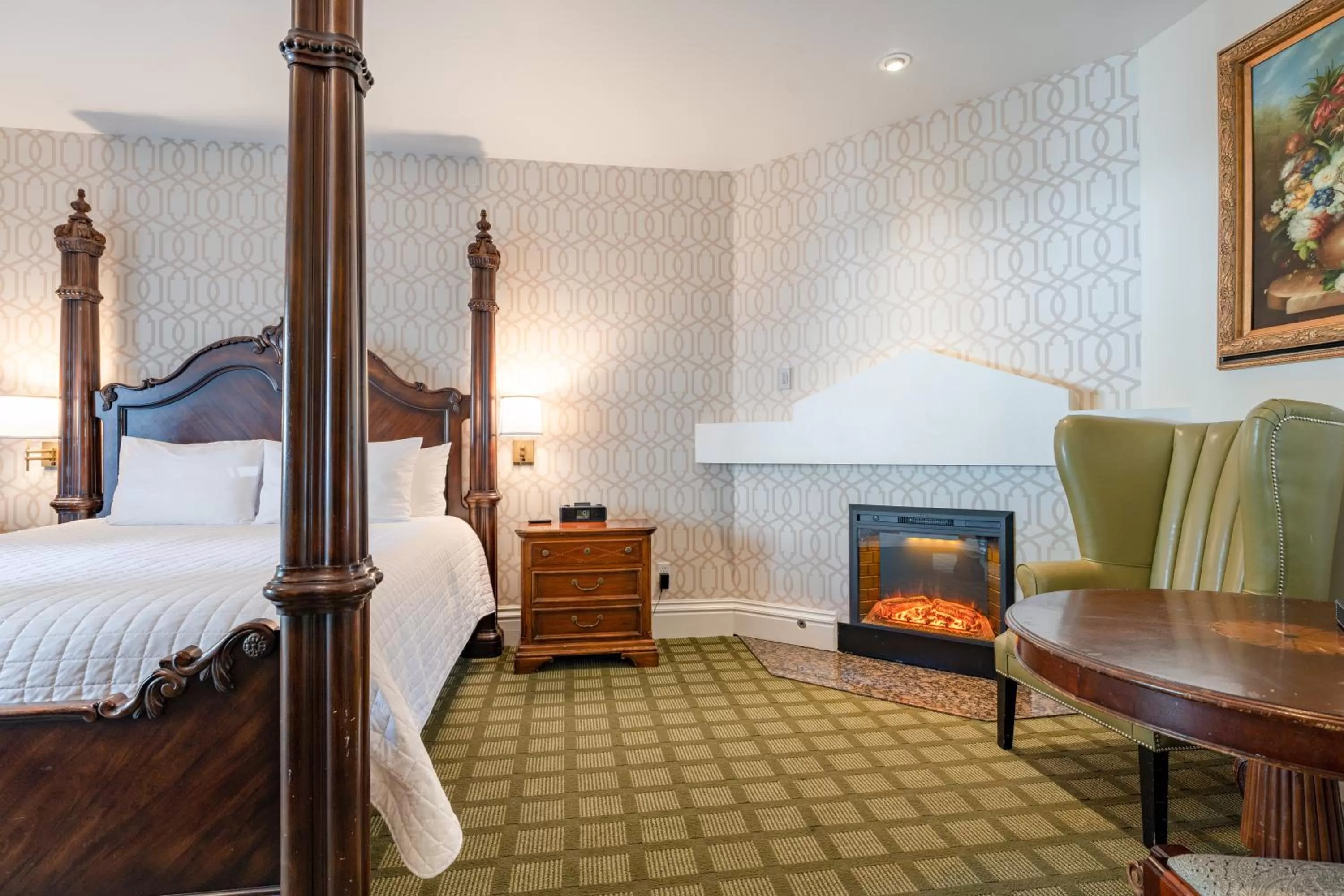 Bedroom, Bed in The Bergson, BW Signature Collection