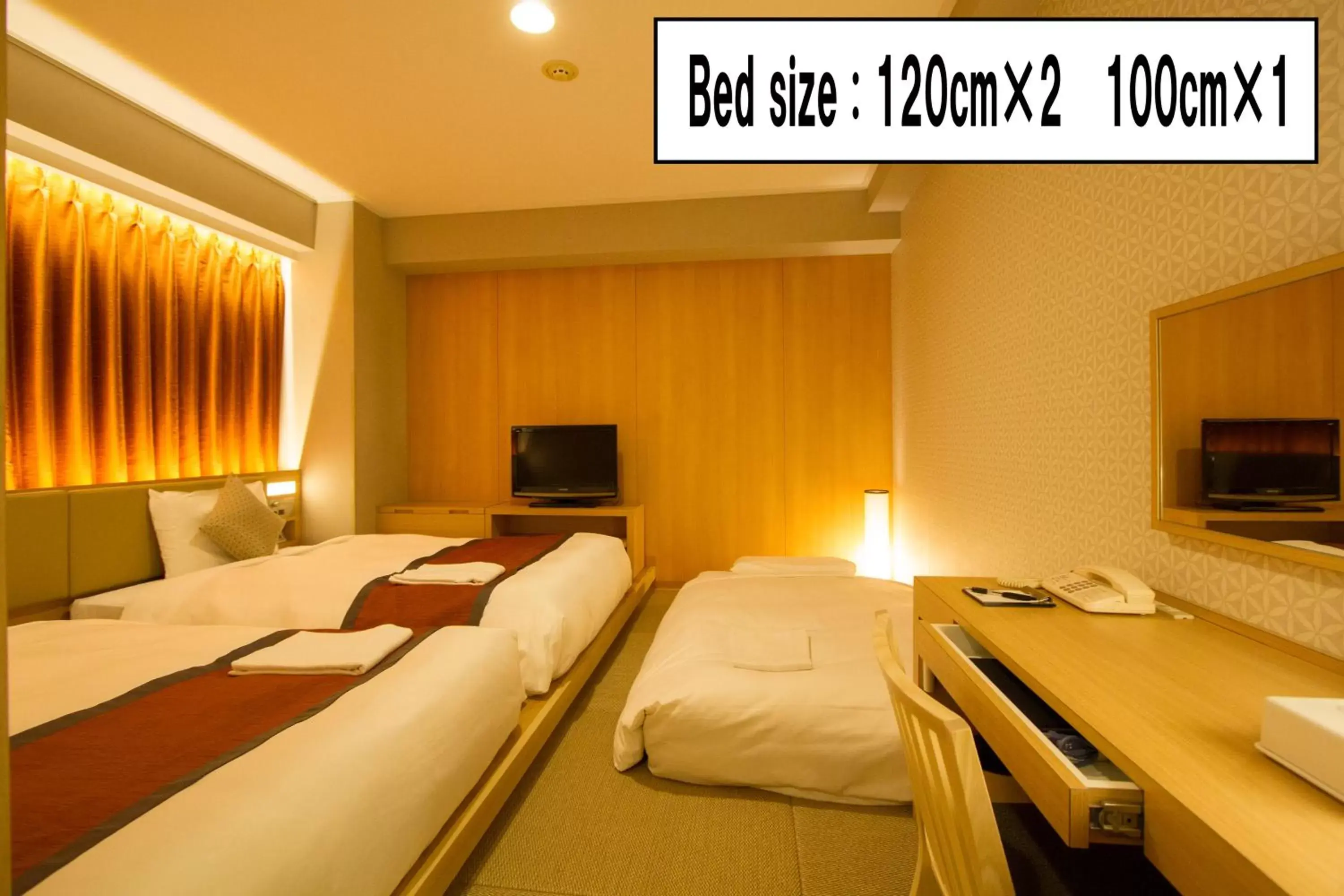 Photo of the whole room, Bed in Hotel Sunroute Asakusa