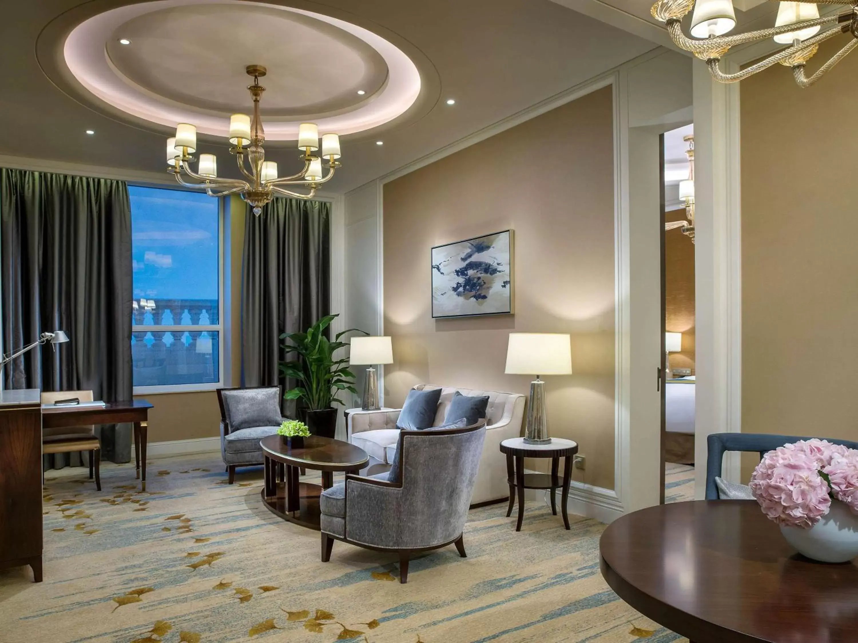 Photo of the whole room in Sofitel Shanghai Hongqiao Photo of the whole room in Sofitel Shanghai Hongqiao