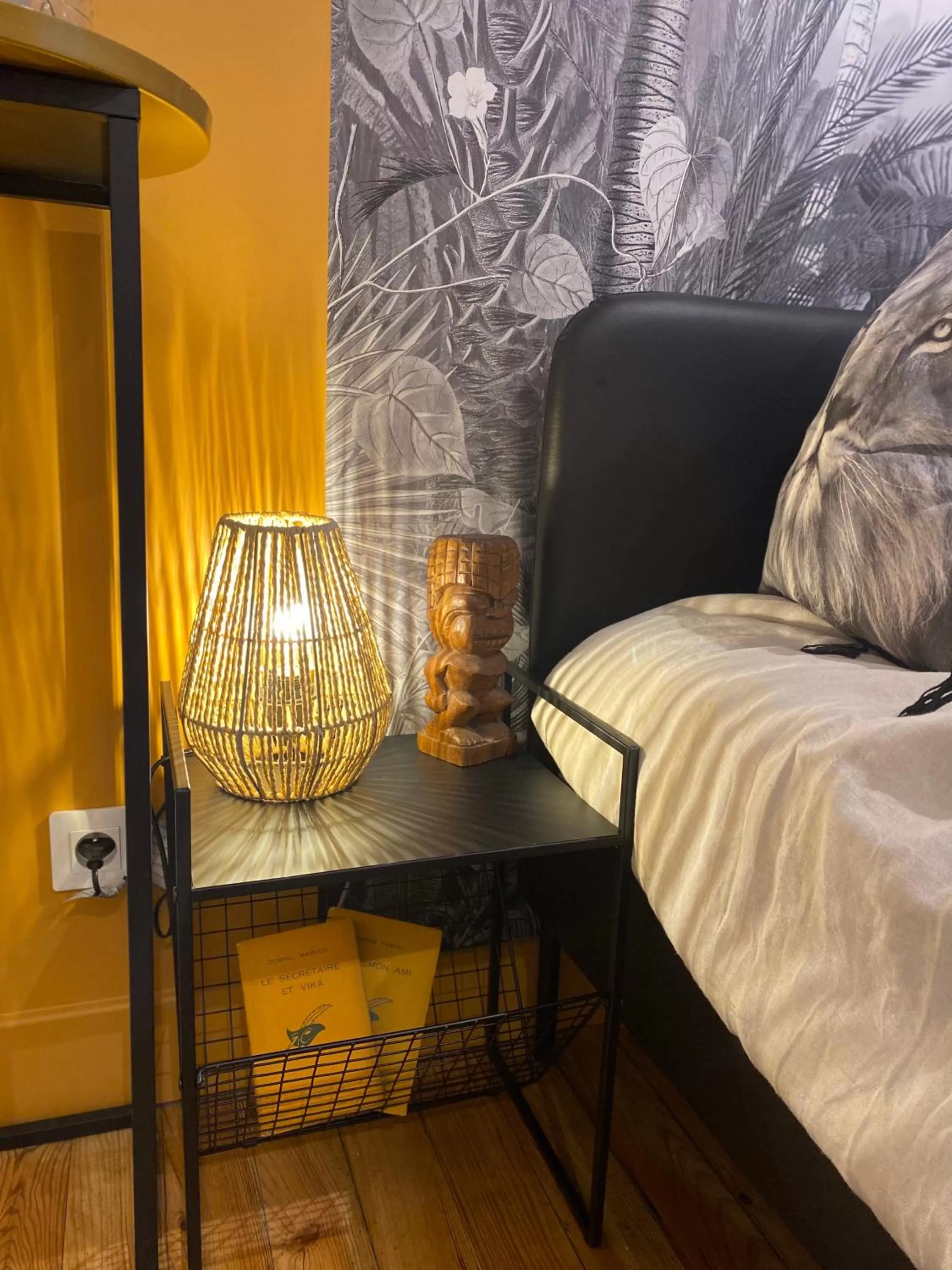 Decorative detail, Bed in Maison Farol