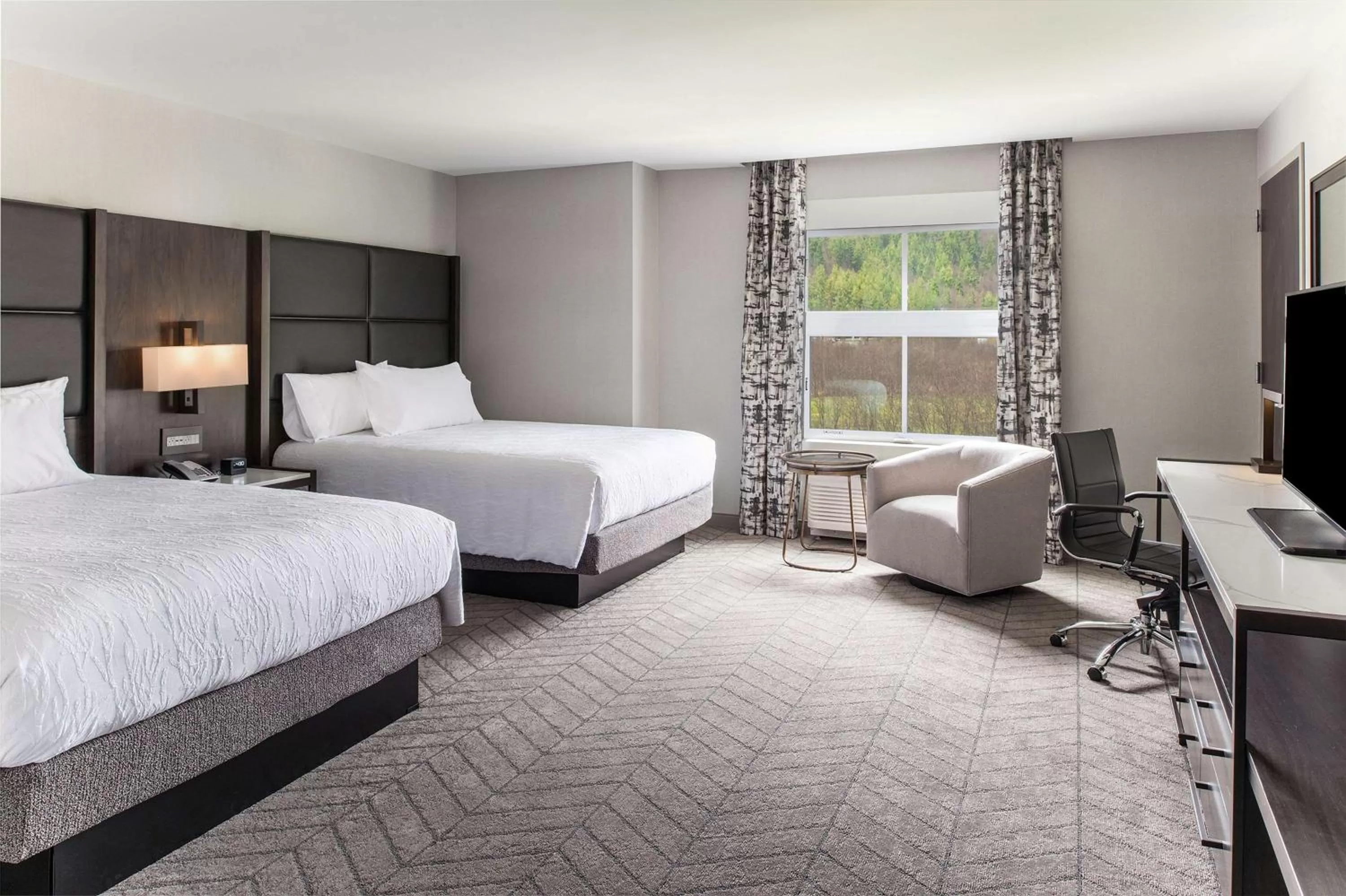 Bedroom, Bed in Hilton Garden Inn Hanover Lebanon