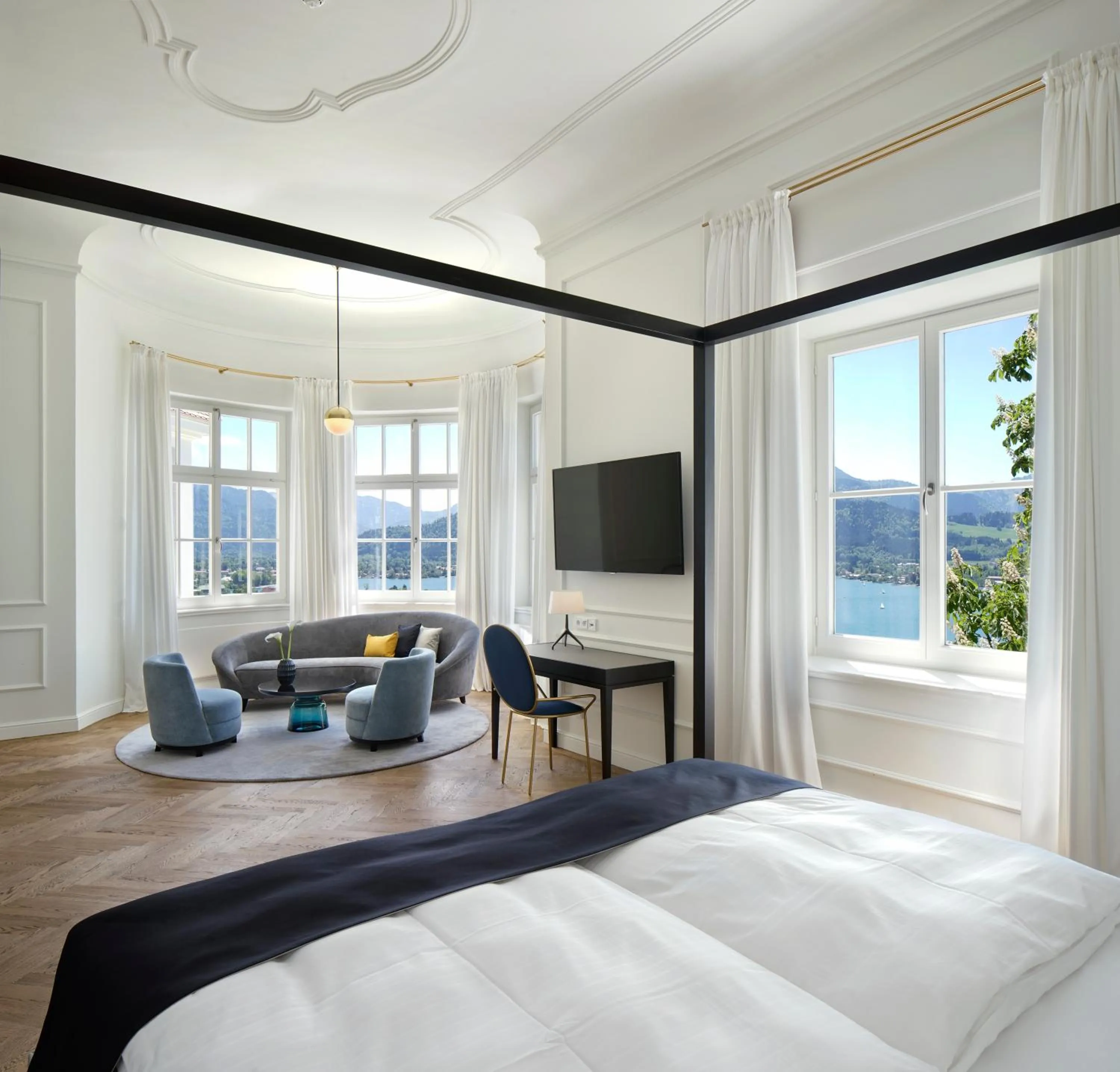 Living room, Bed in Das Tegernsee