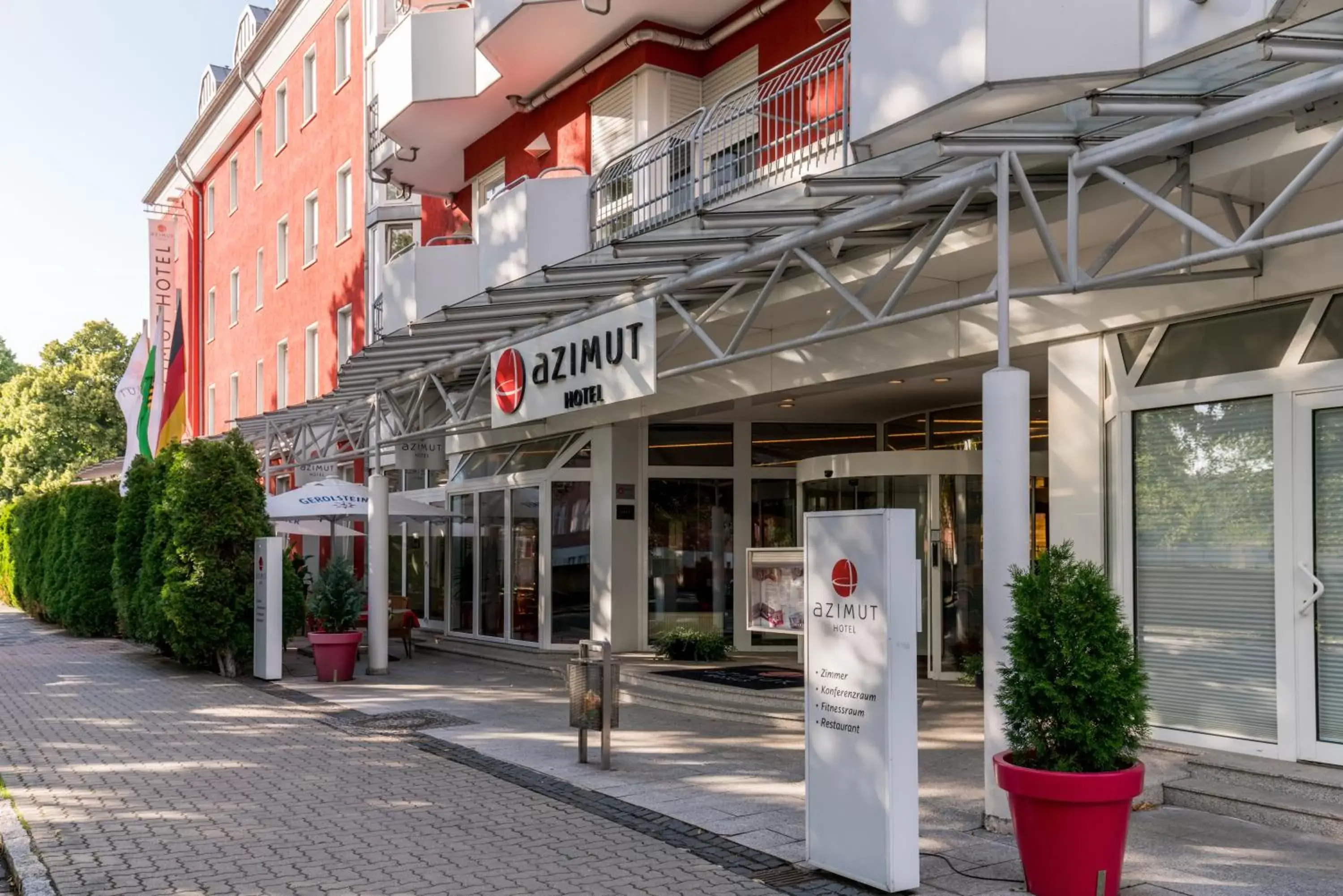 Facade/entrance in AZIMUT Hotel Dresden