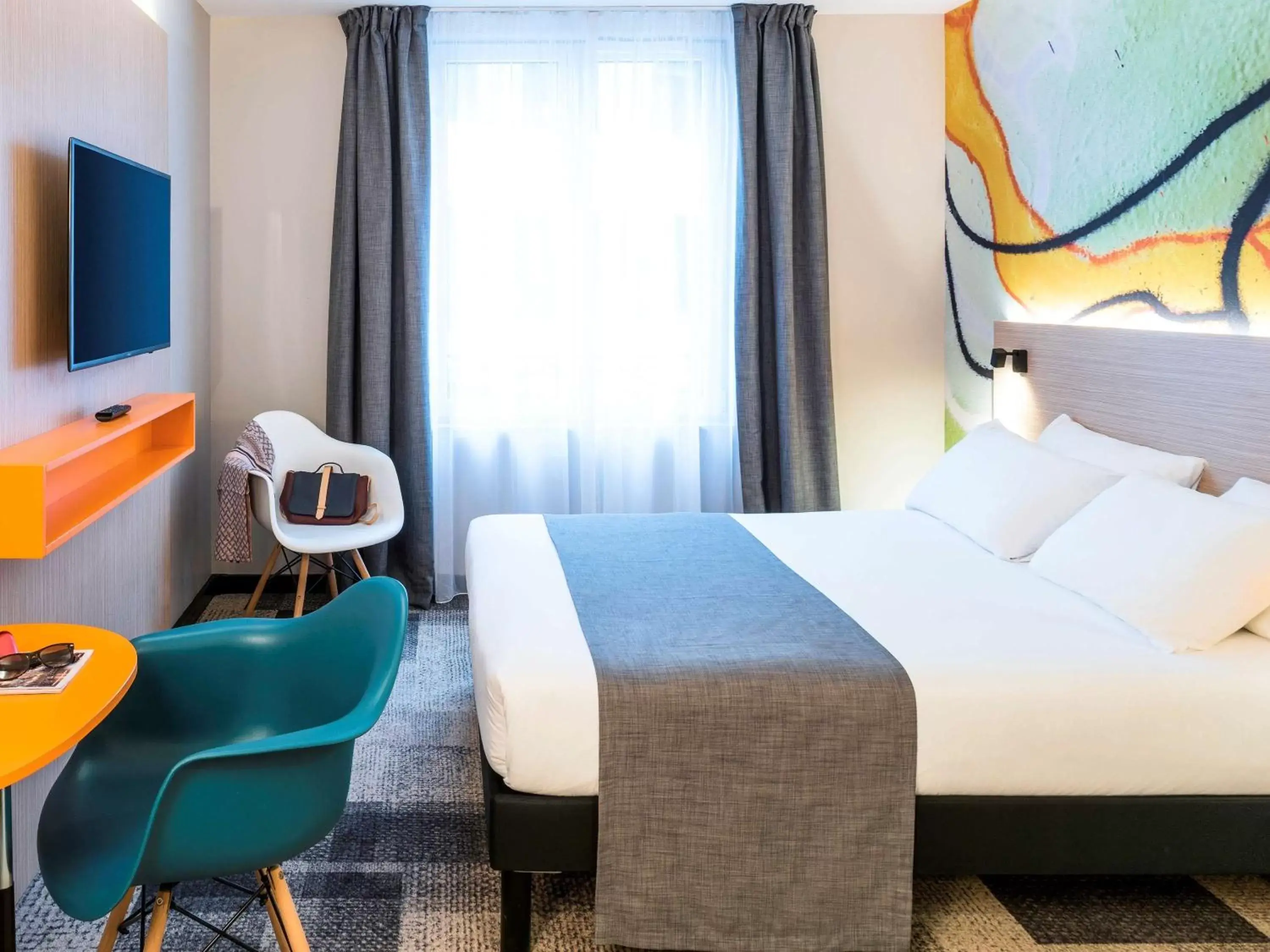 Photo of the whole room, Bed in ibis Styles Clamart Gare Grand Paris Photo of the whole room, Bed in ibis Styles Clamart Gare Grand Paris