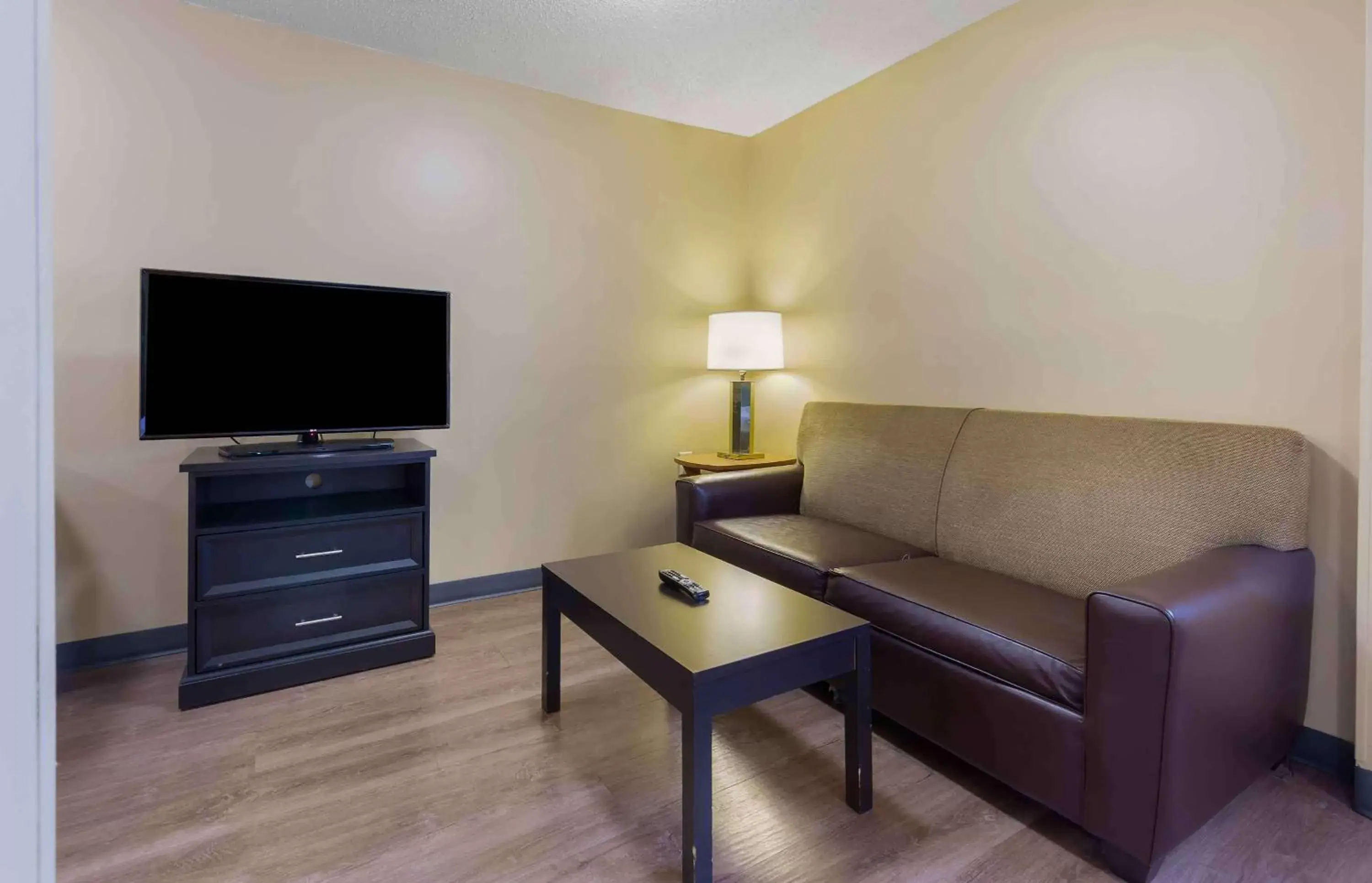 Bedroom, Seating Area in Extended Stay America Suites - Raleigh - Cary - Harrison Ave