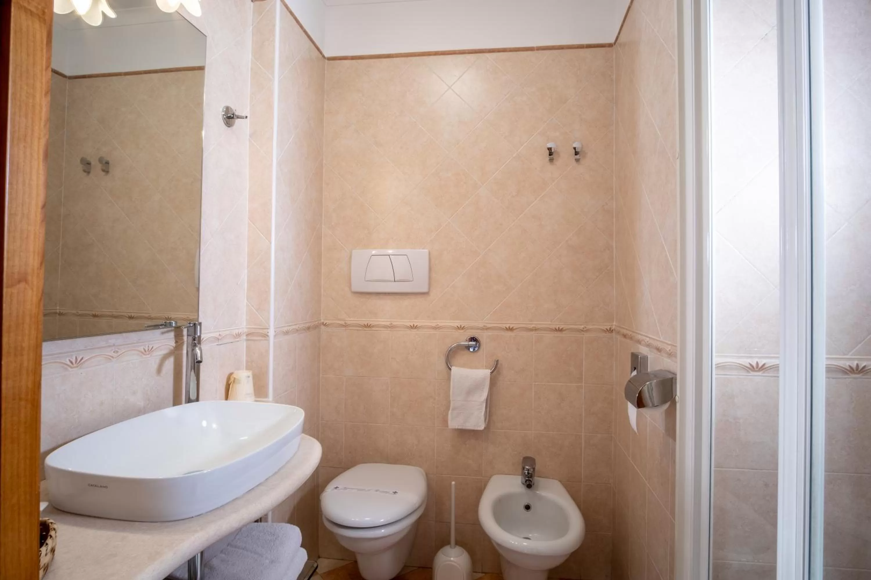 Bathroom in Hotel Savoia Sorrento