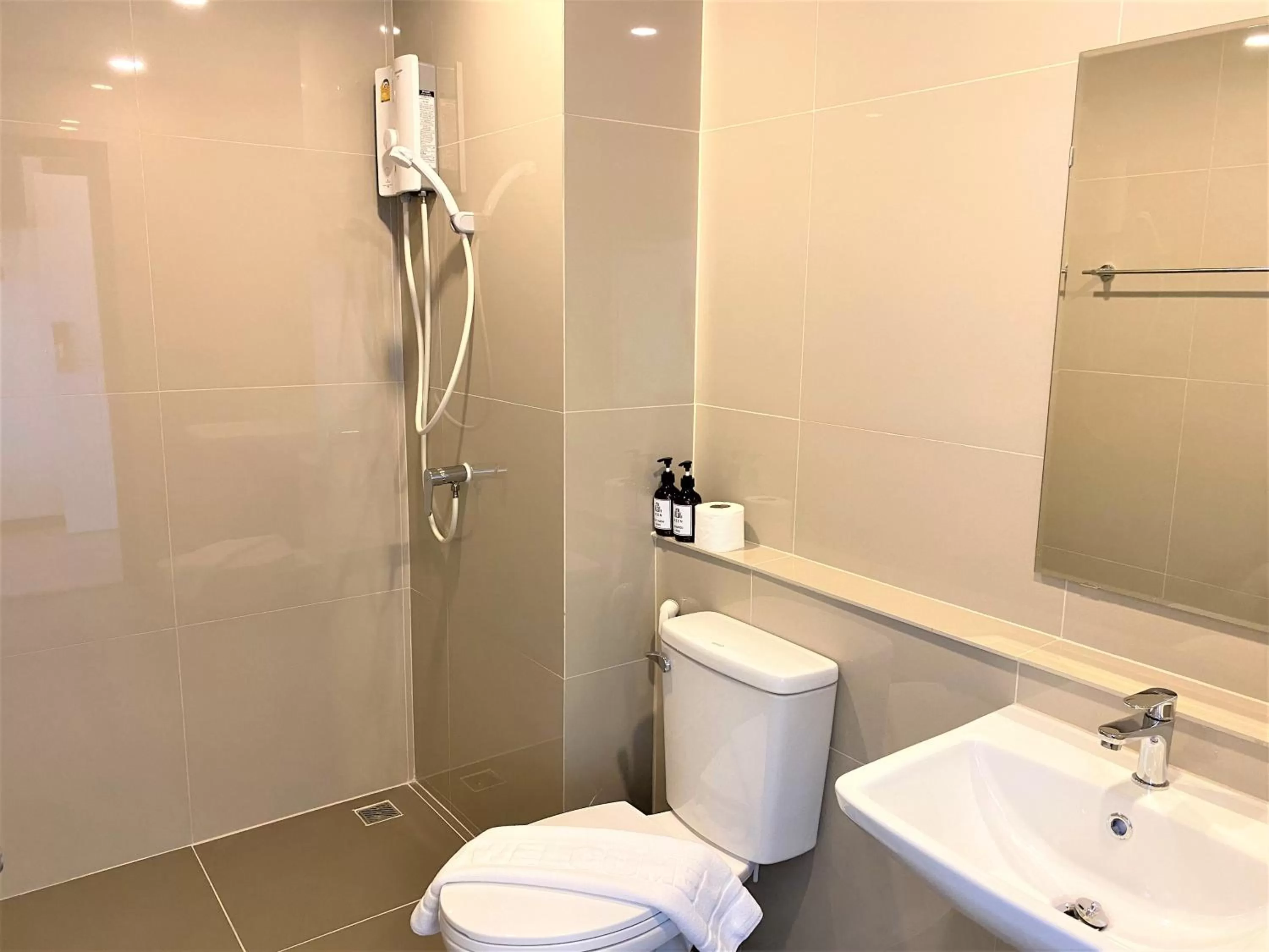 Bathroom in GEEN Hotel Chonburi